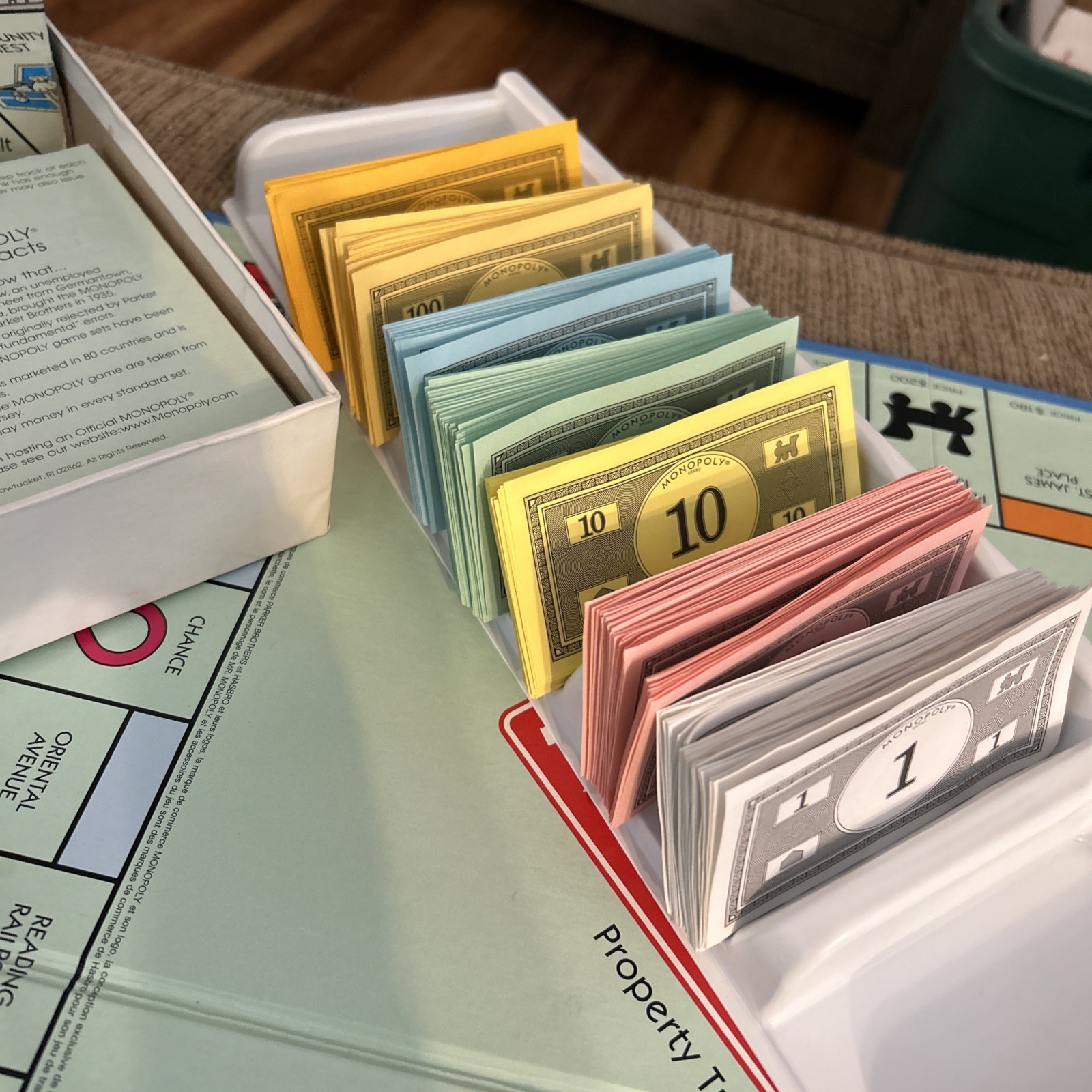 Monopoly Classic Edition 2004 Board Game Original Parker Brothers 99% Complete