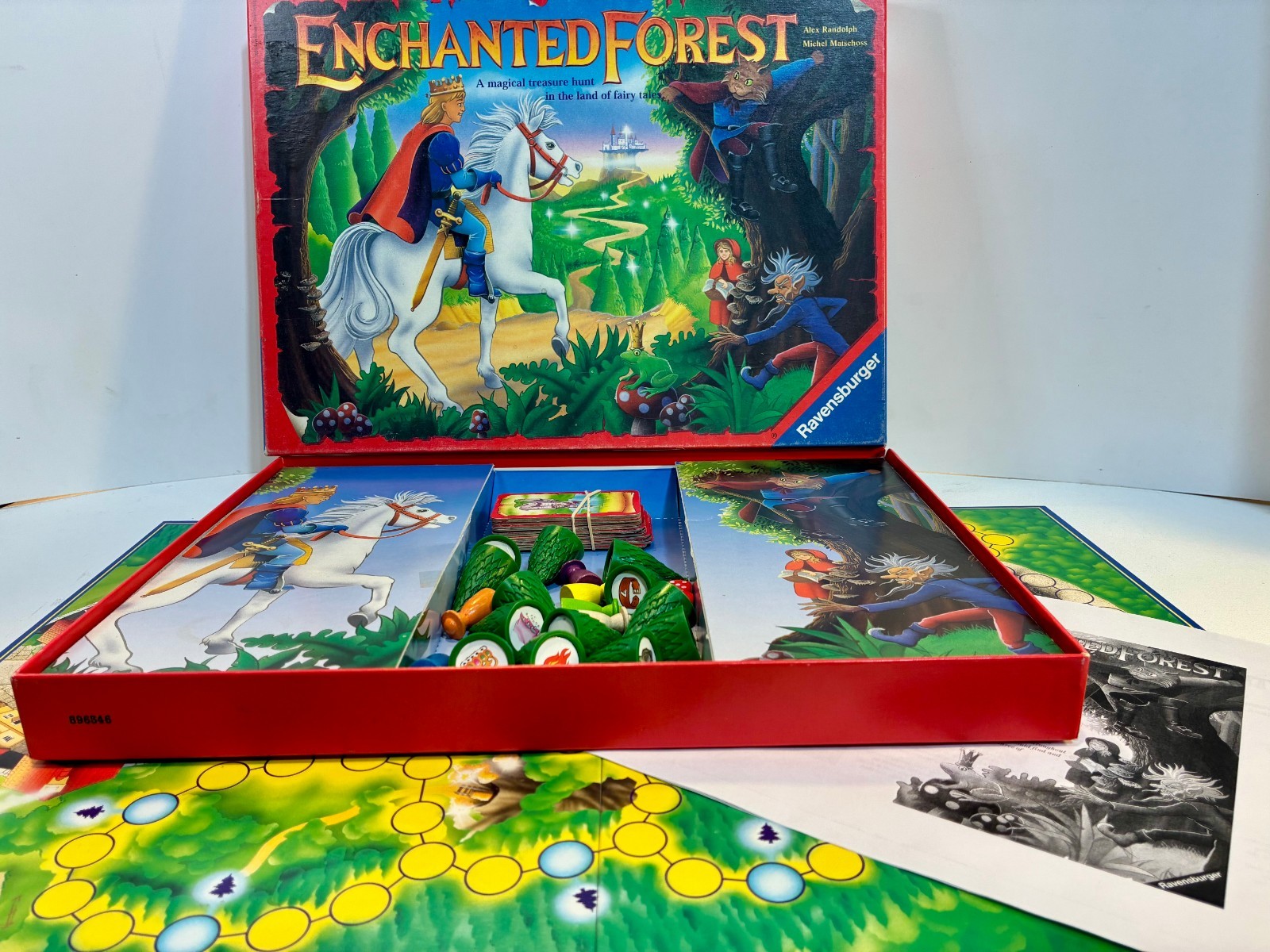 ENCHANTED FOREST Treasure Hunt Board Game Ravensburger 1994 English Complete