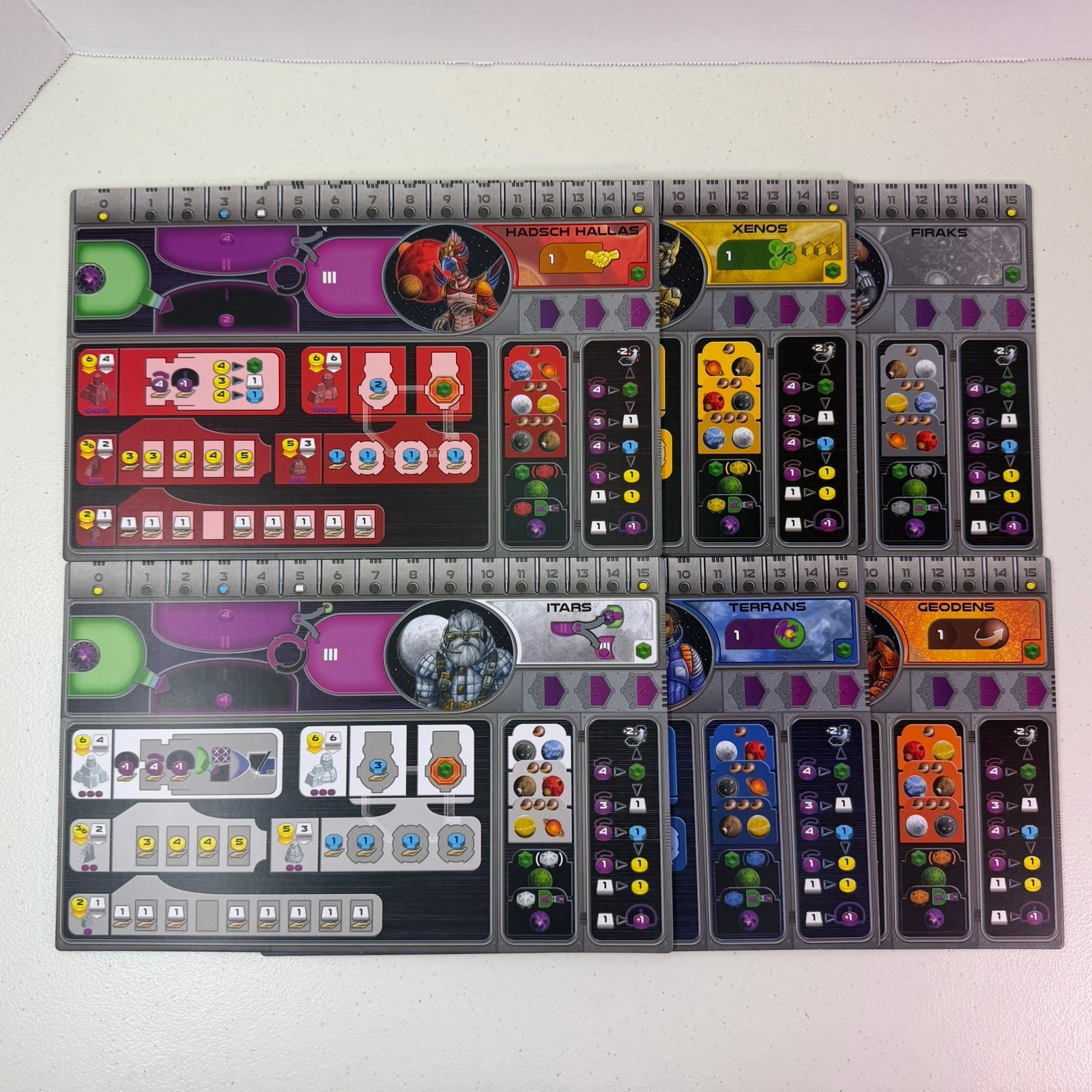 Gaia Project Board Game w/Folded Space Insert & Sleeved Cards COMPLETE