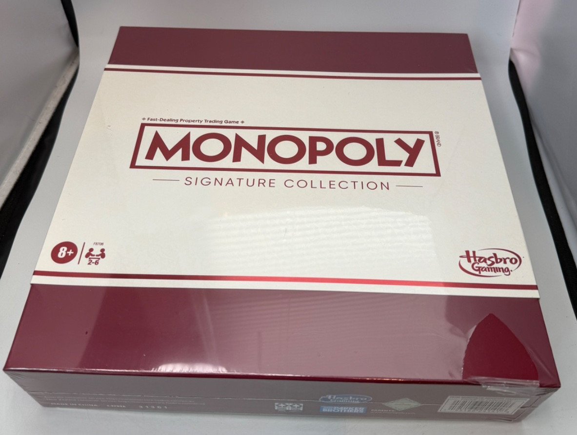 Monopoly Signature Collection Board Game Hasbro Luxury Edition New, sealed