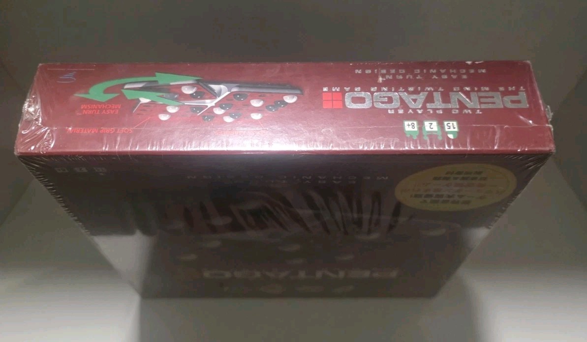 NEW IN BOX 2 Two Player Pentago Mechanic – The Mind Twisting Game – 8+ years