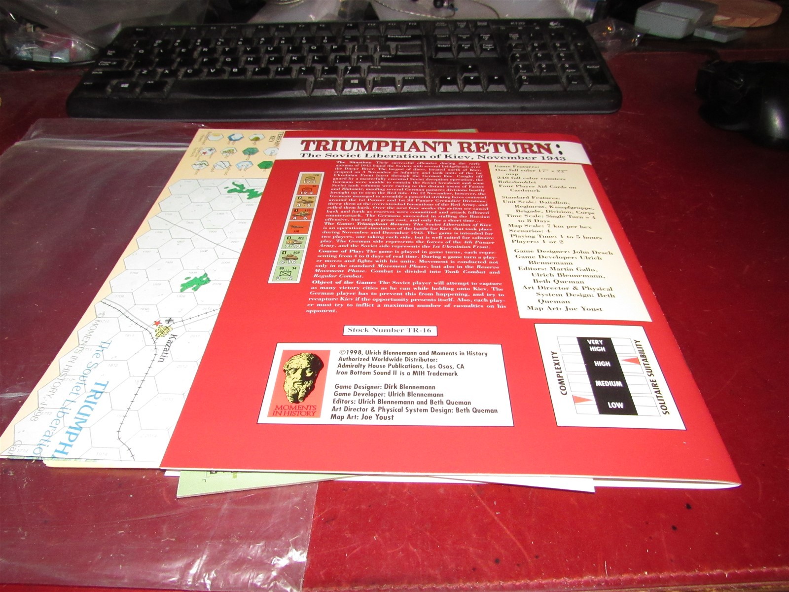 Moments in History: Triumphant Return: Soviet Liberation of Kiev: Unpunched