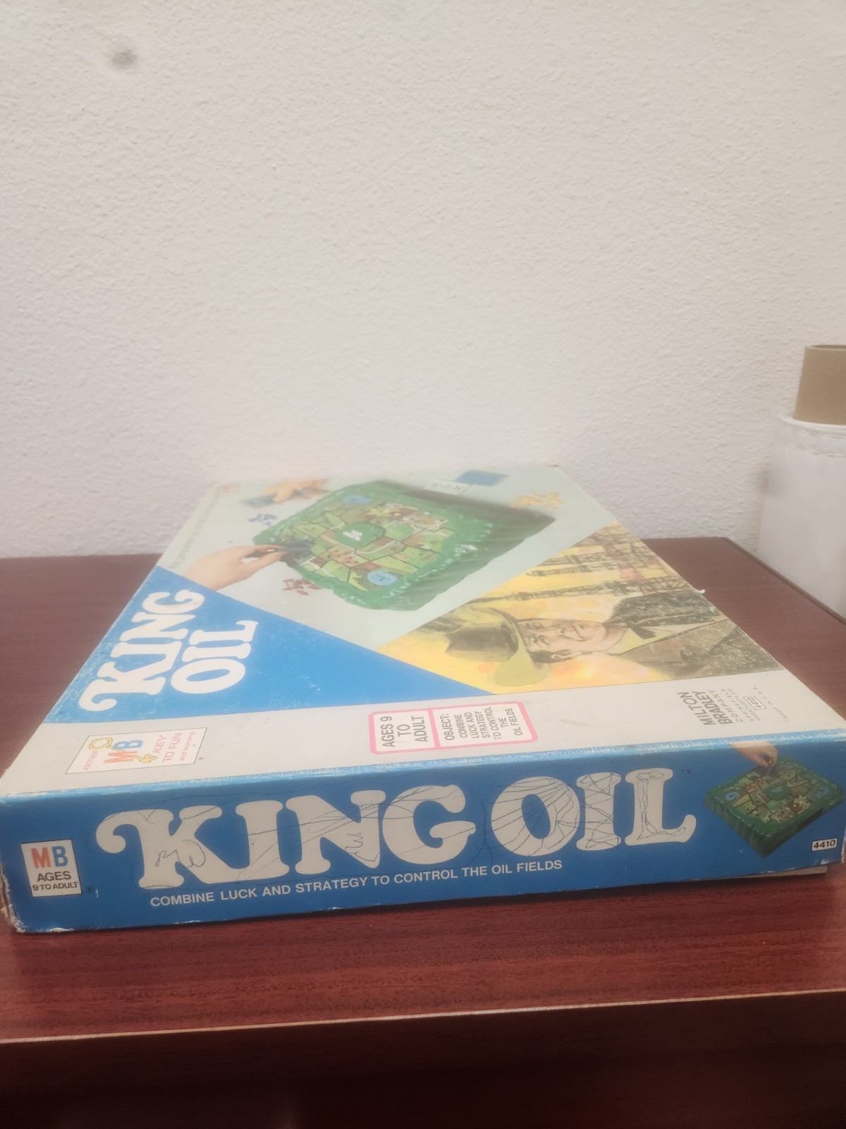 1974 Milton Bradley King Oil Strategy Board Game