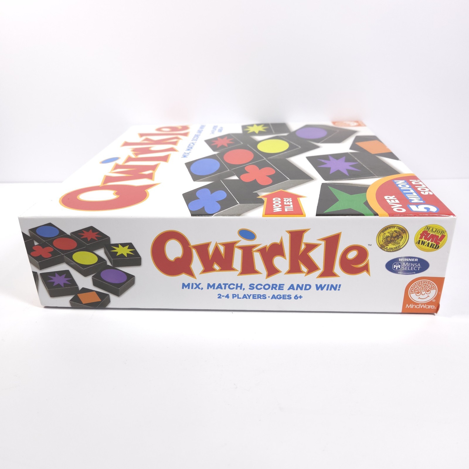 Qwirkle Board Game COMPLETE 108 Tiles Shapes Colors Good Strategy MindWare