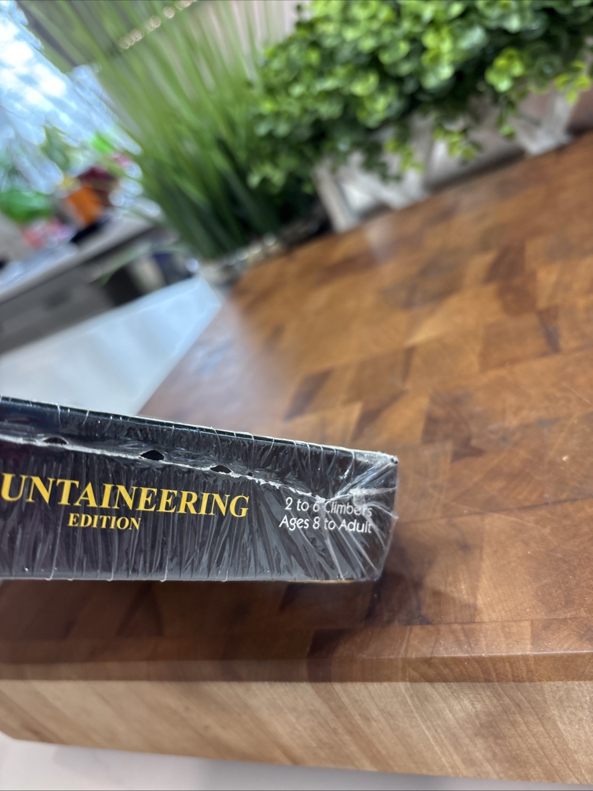 Monopoly Mountaineering Edition – National Geographic – 2001 – Complete