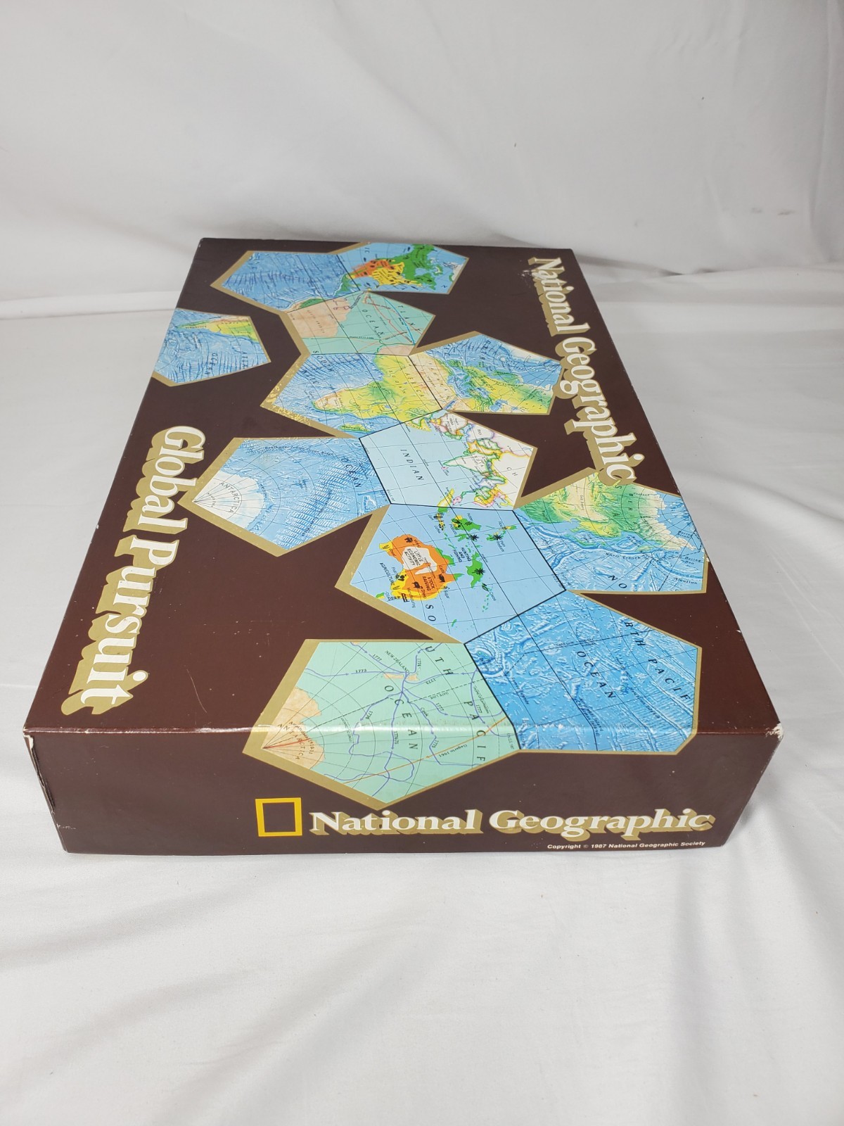 National Geographic Global Pursuit board game 100% complete Nice!