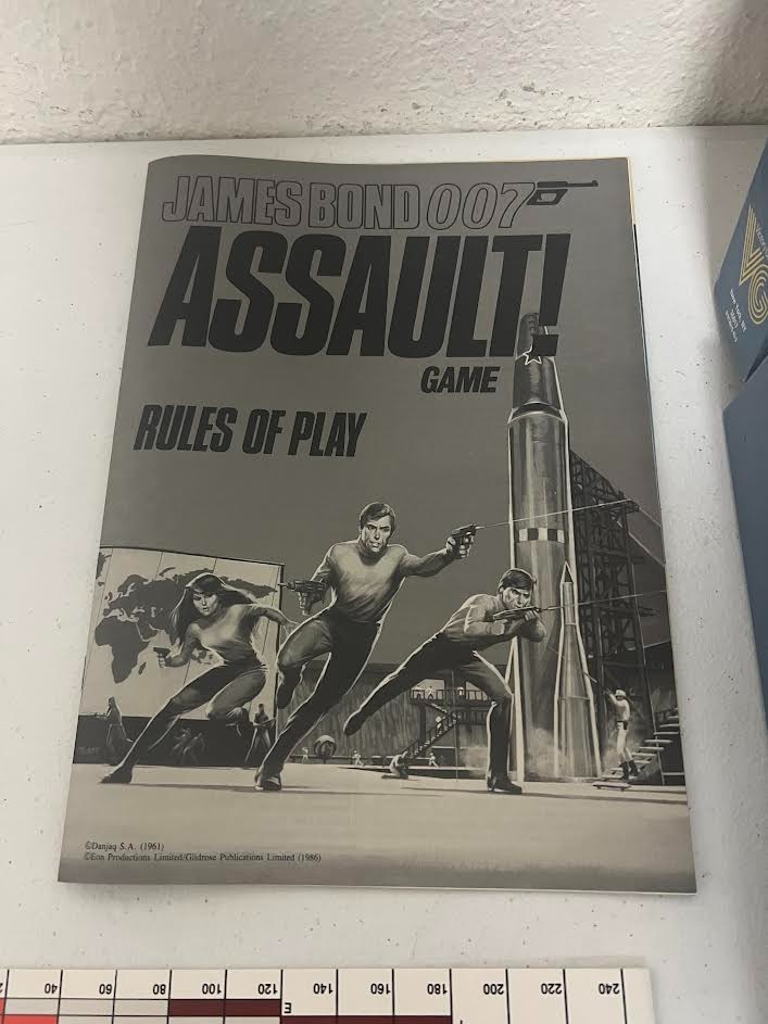 James Bond 007 Assault Game 1986 Victory Games – MOSTLY UNPUNCHED