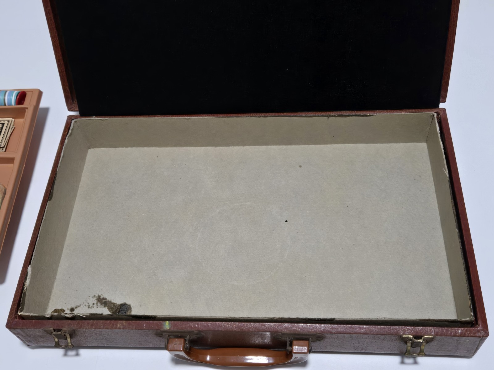 Vintage E.S. Lowe Multi Game Set In Briefcase Roulette, Horse Race, Cards, Dice