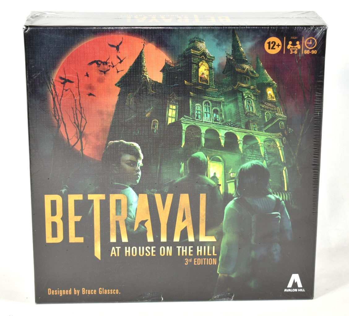 Betrayal at the House on the Hill Board Game 3rd Edition DAMAGED BOX Avalon Hill