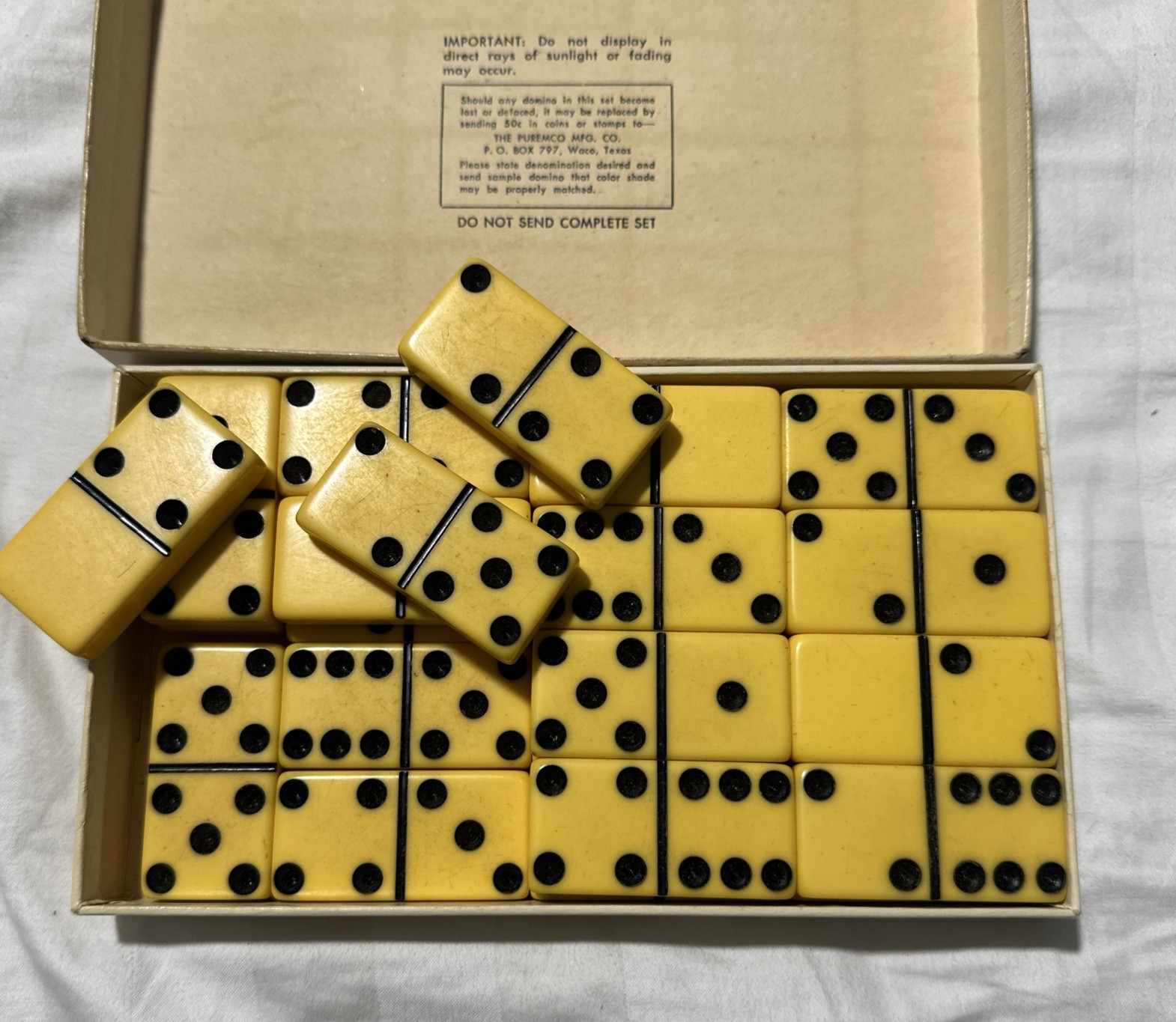 Extra Thick Jumbo Size Giant Face Marblelike Dominoes Made In USA￼