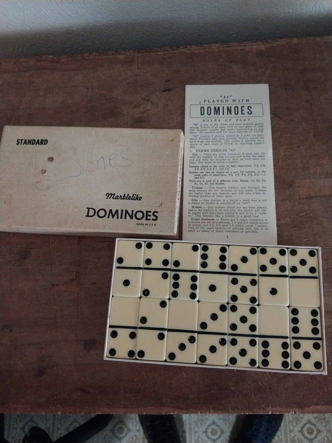 Vintage Set of Puremco No. 616 Standard Marblelike Dominoes Made In USA – White