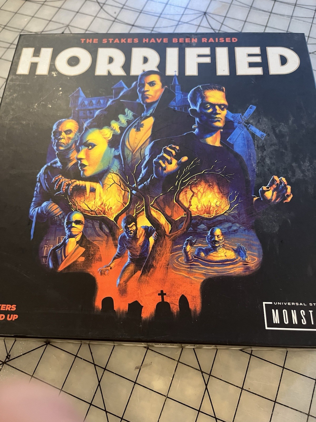 Ravensburger 60001836 Horrified Universal Monsters Strategy Board Game