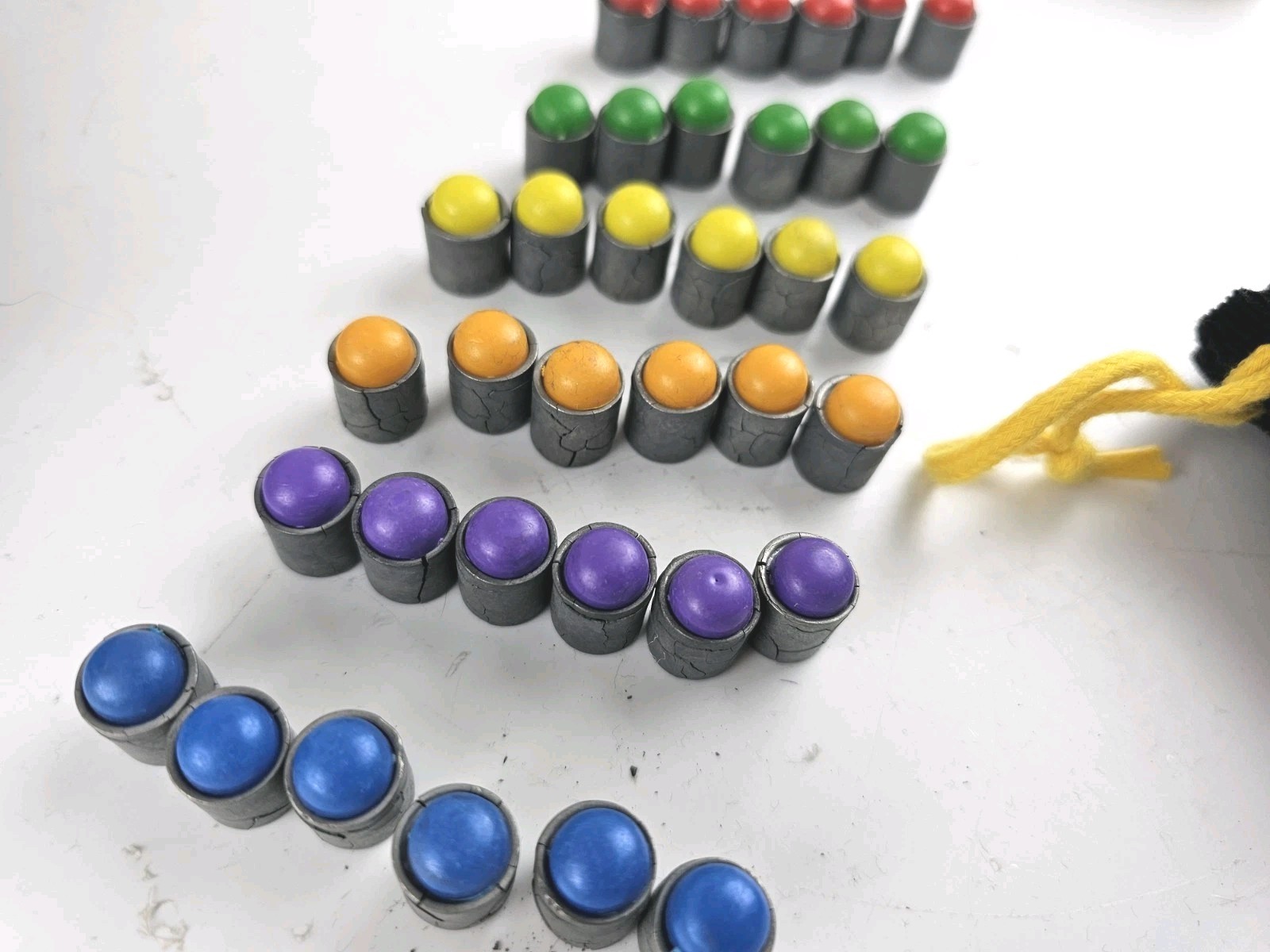 Vintage Modo Chinese Checkers Roll Up Game In Tube Complete