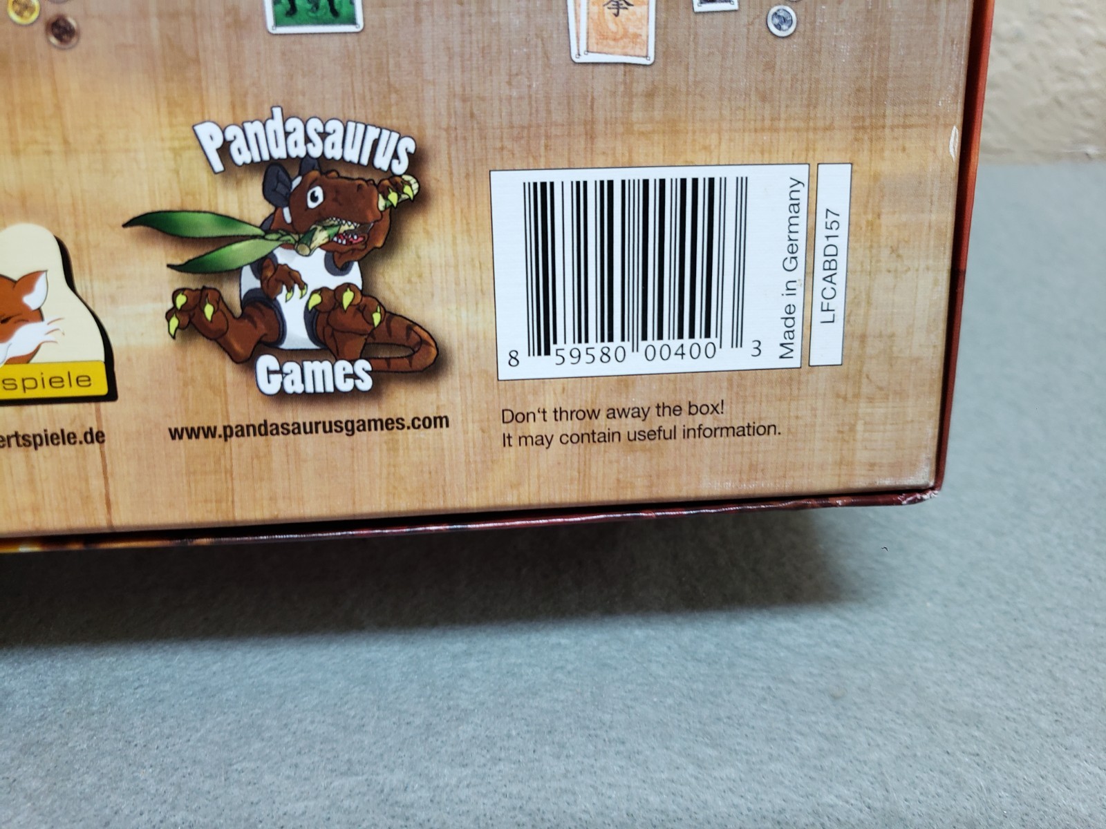 Yedo Board Game, Pandasaurus Games, 2013, 2–5 players,Pre-owned