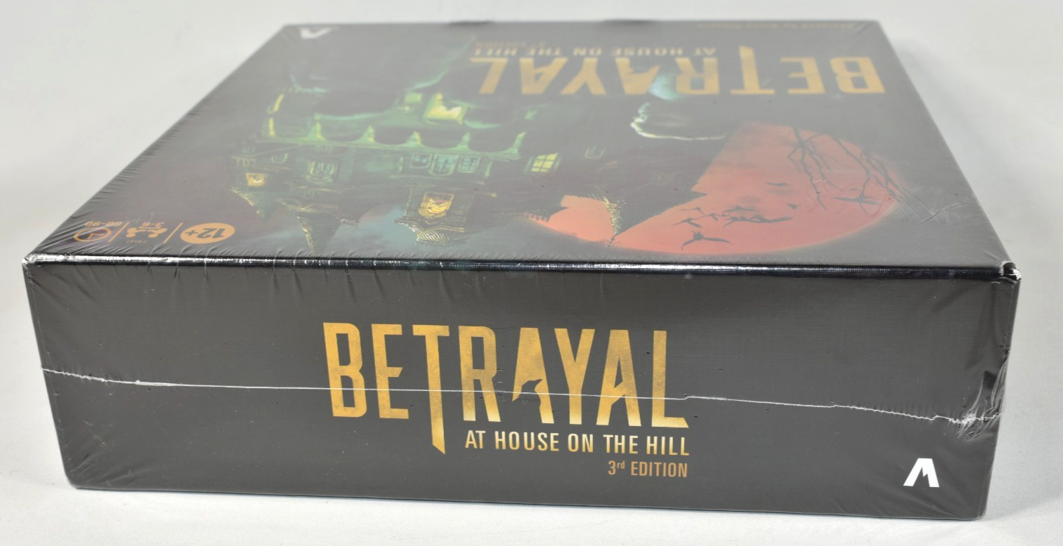Betrayal at the House on the Hill Board Game 3rd Edition DAMAGED BOX Avalon Hill