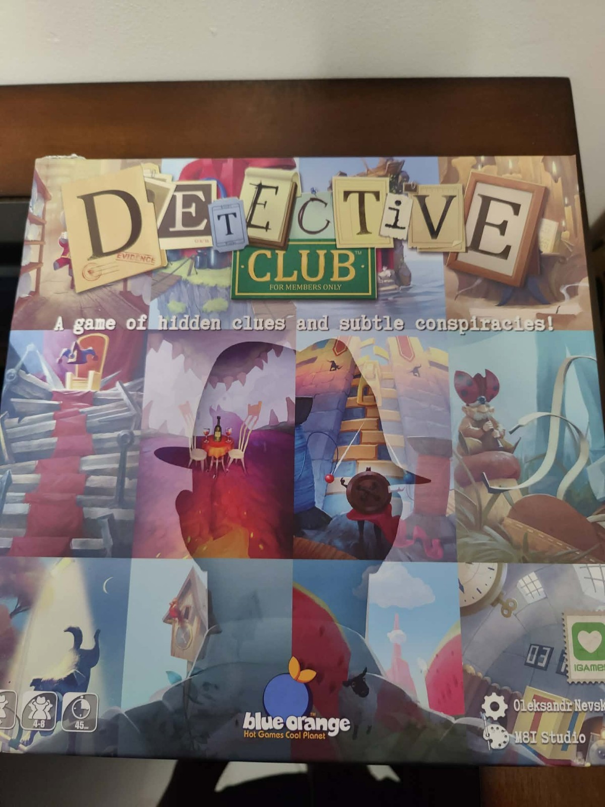 Detective Club Board Game – Blue Orange – Social Deduction
