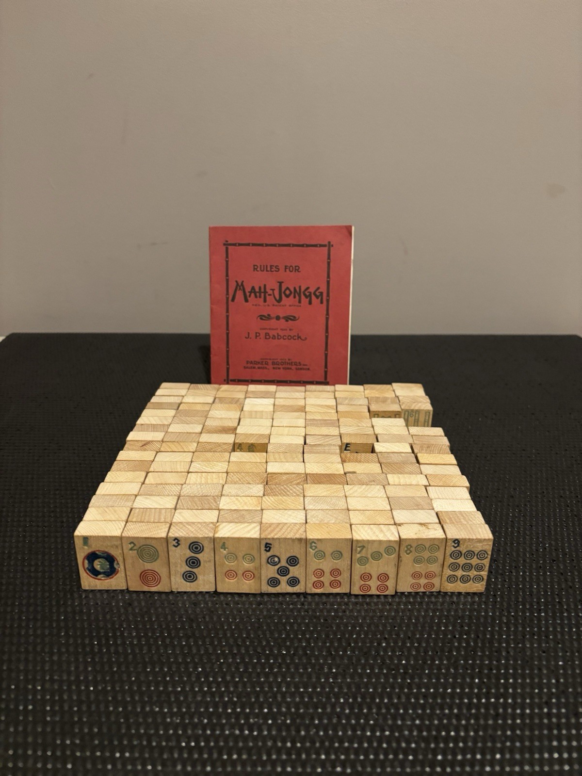 Vintage 1923 Parker Brothers Mah-Jongg 139 Wooden Celluloid Tiles 97% Complete