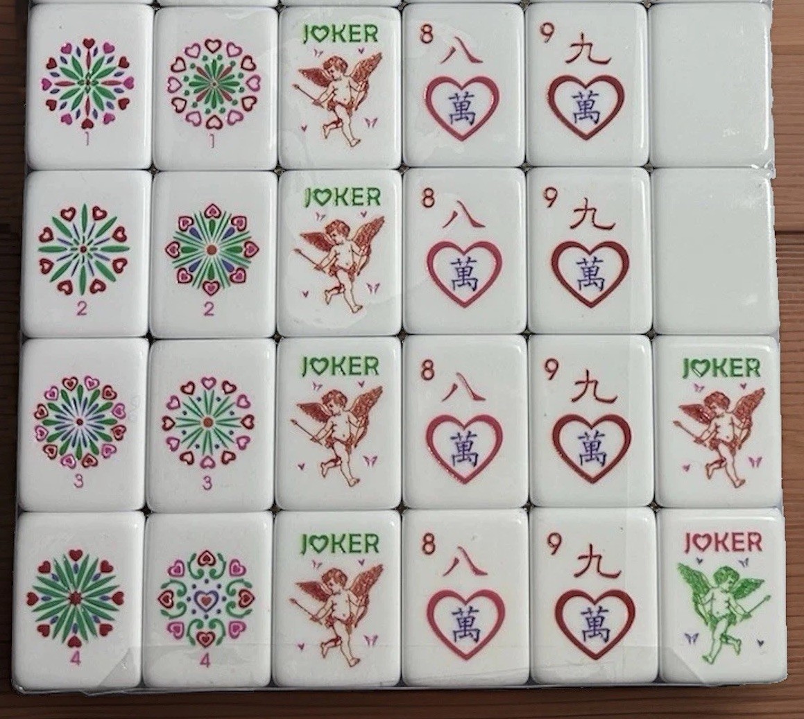 Complete American Mahjong Set Engraved Acrylic Heart Motifs 166 4-Layer Tiles