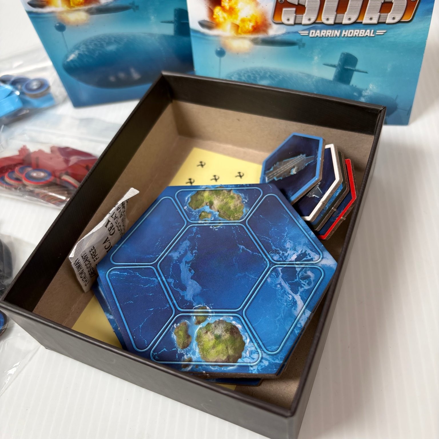 Pocket Sub Alley Cat Games Board Game 2-4 Players Ages 8+ Abstract Strategy