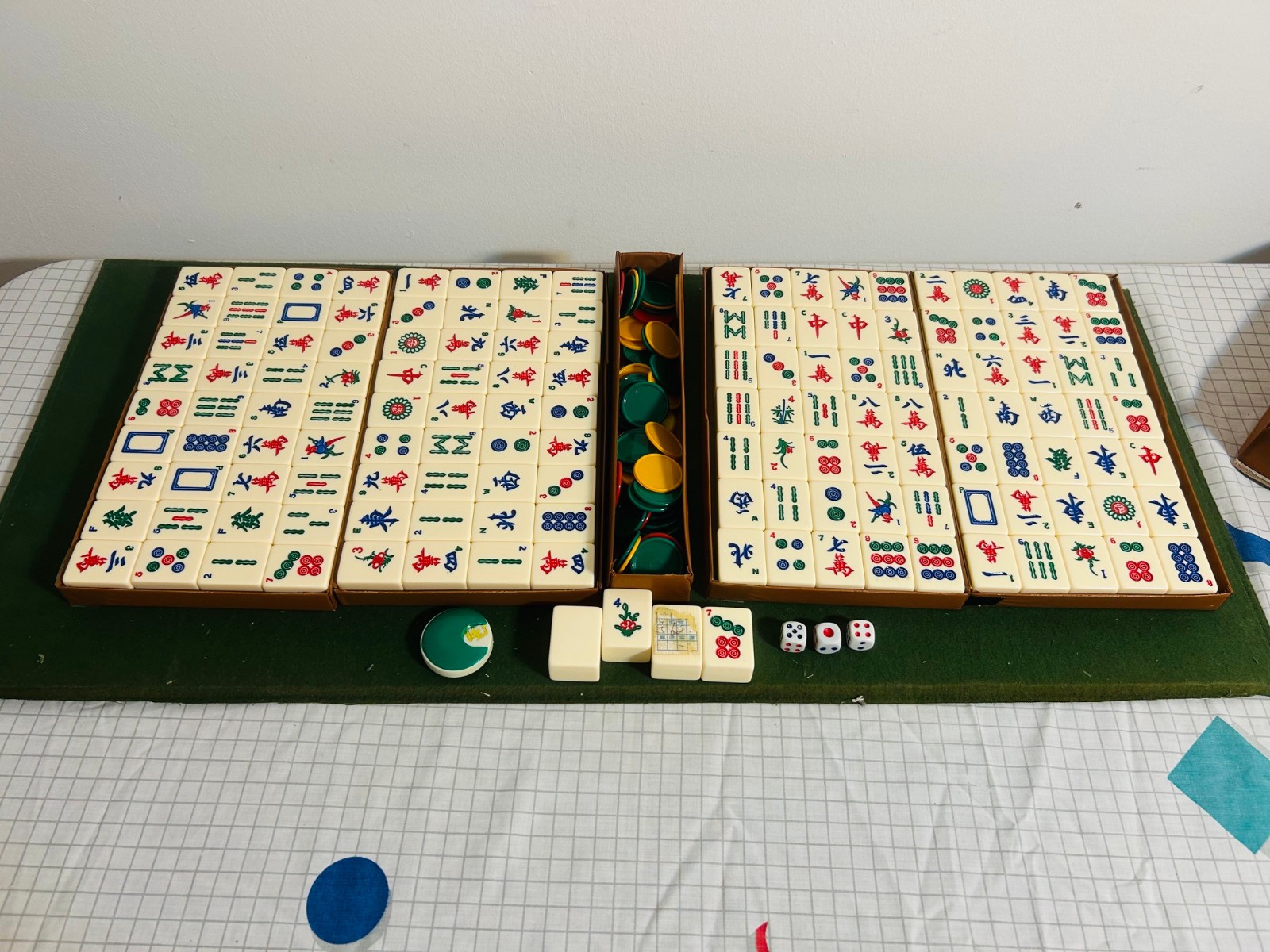 Vintage 1960s Chinese Mah Jong Game with Carrying Case Mahjong 148 tile count