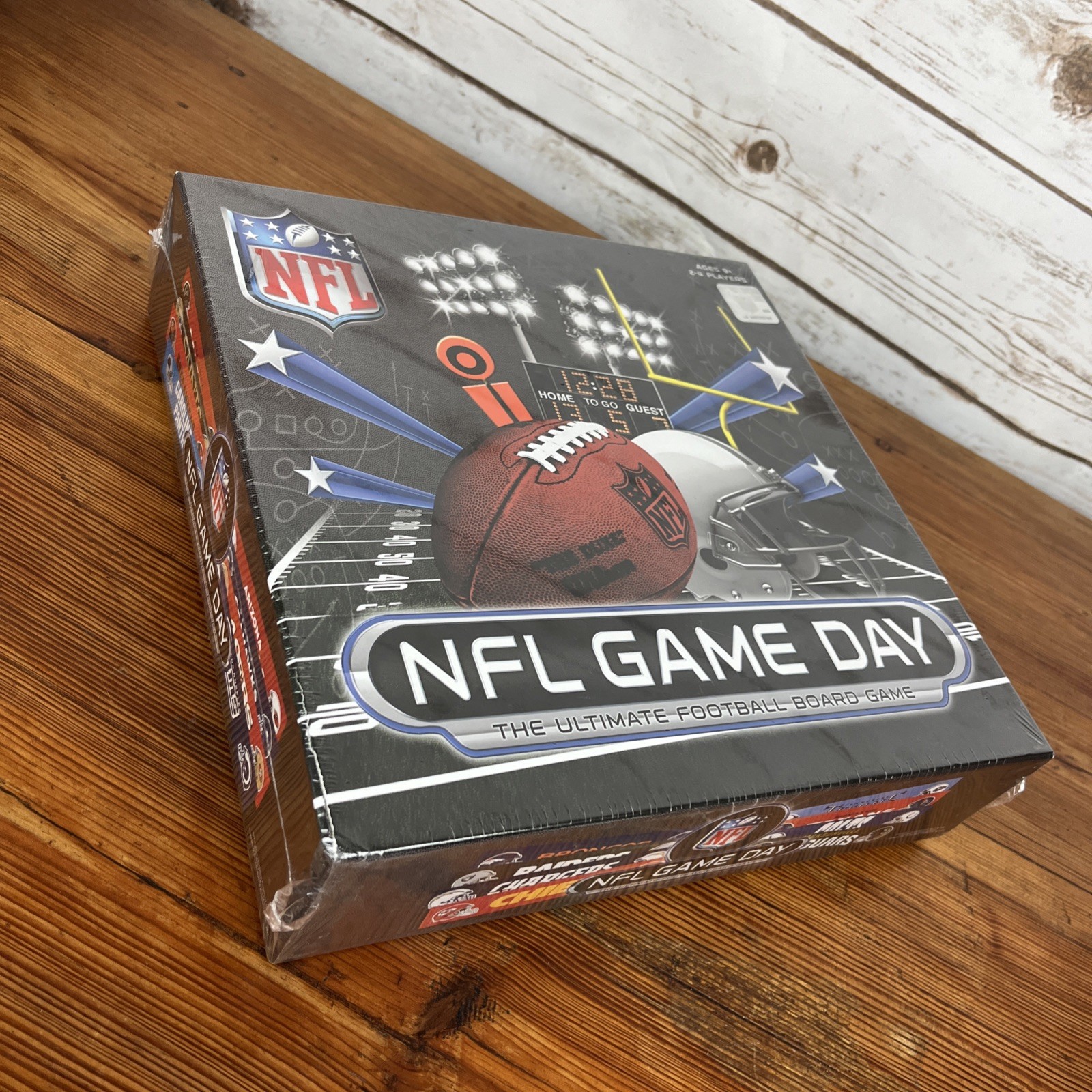 NFL Game Day The Ultimate Football Board Game by Fremont Die NEW SEALED 