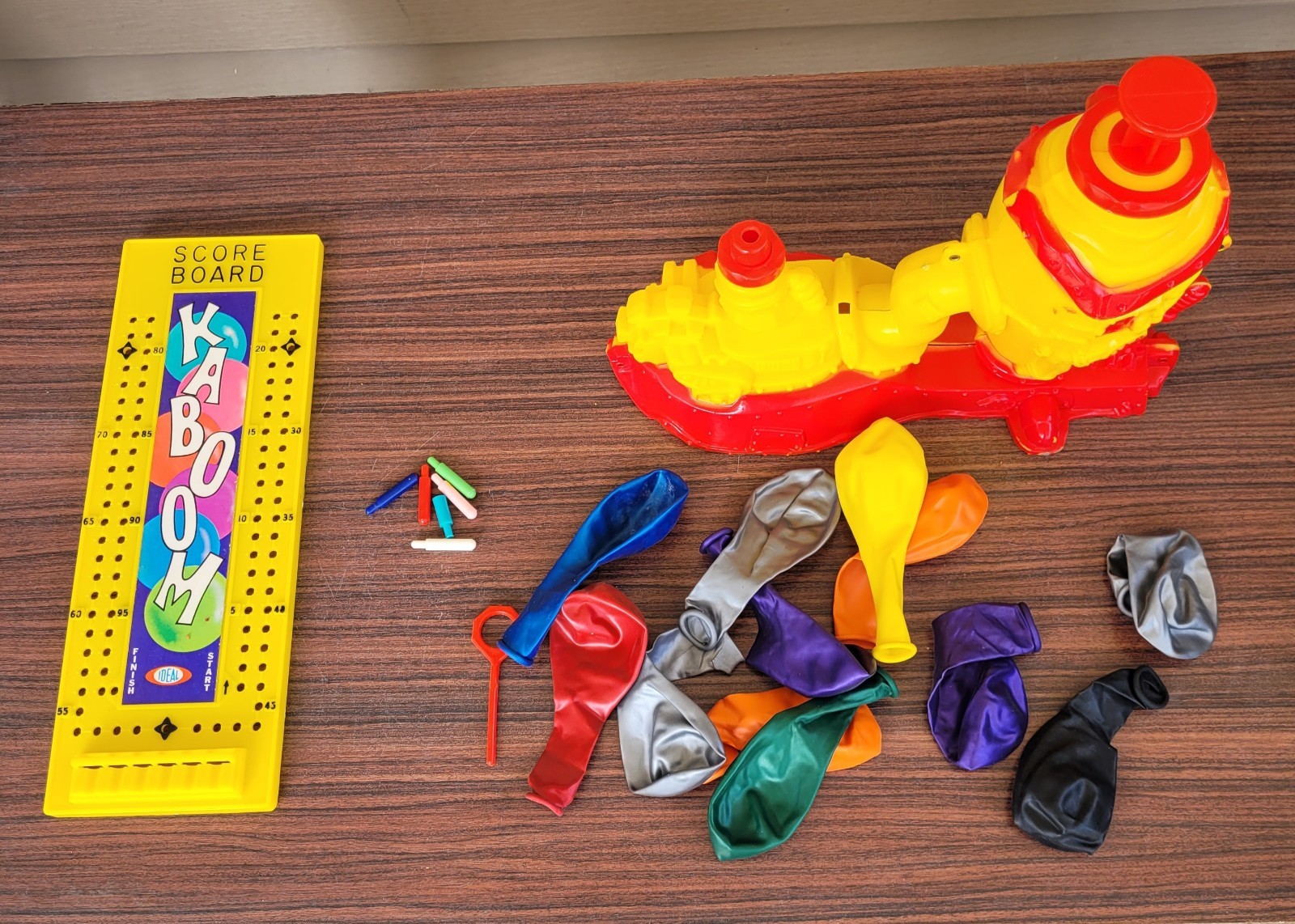 Vintage KABOOM 1966 Game Ideal Complete with new ballons