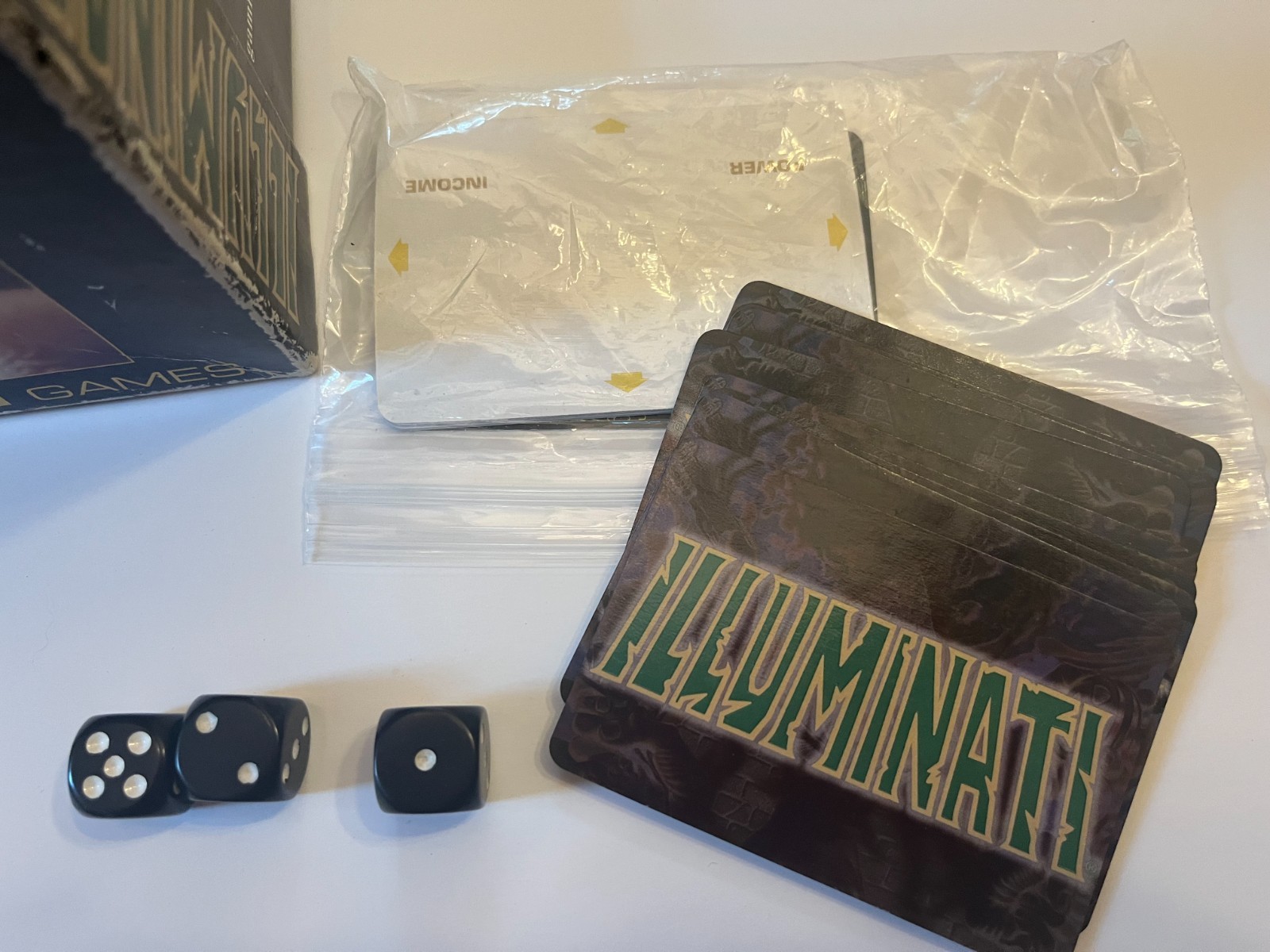 Illuminati Deluxe Edition Game 1999 plus Bavarian Fire Drill Expansion 2007