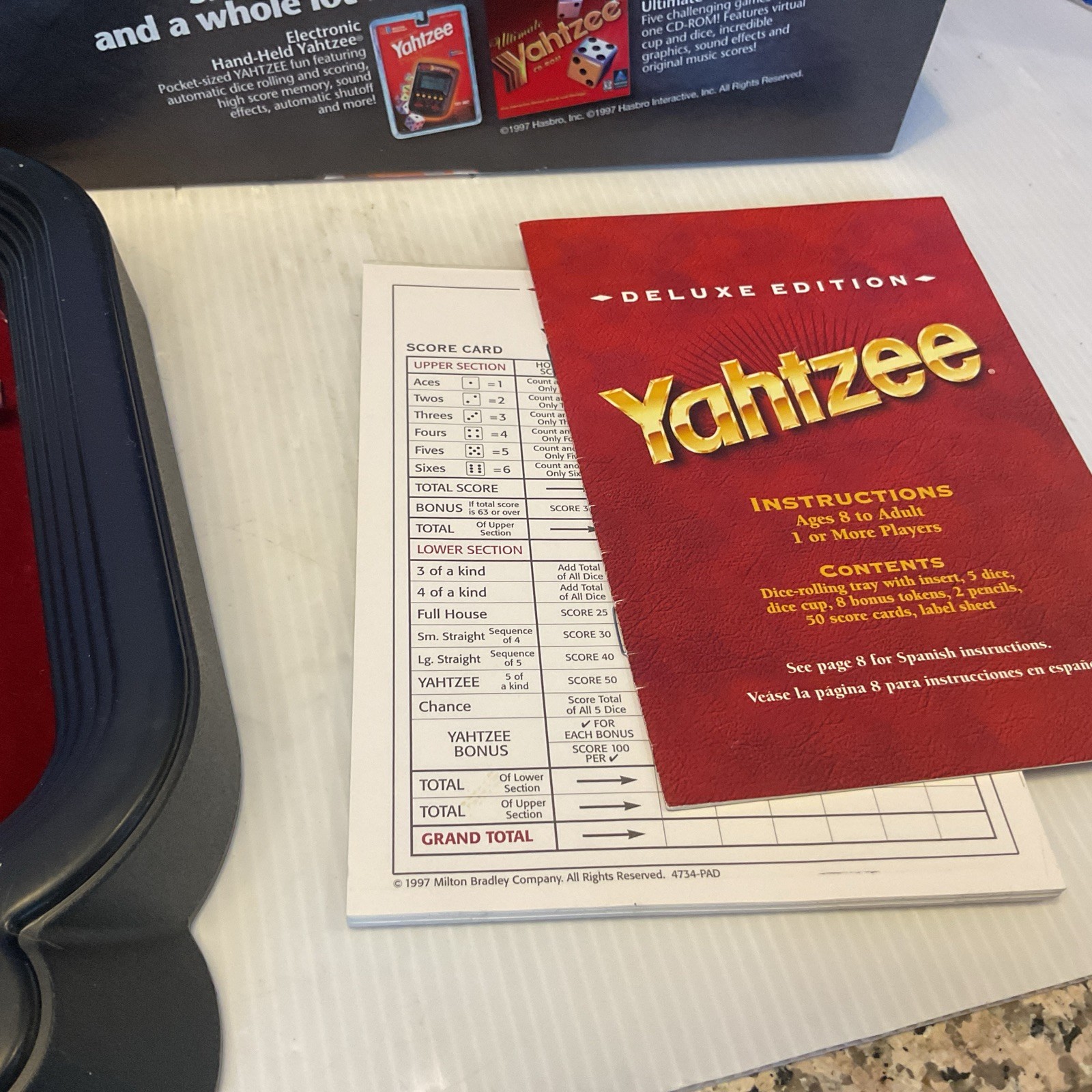 Milton Bradley Deluxe Edition Yahtzee Dice Game 1997 Complete