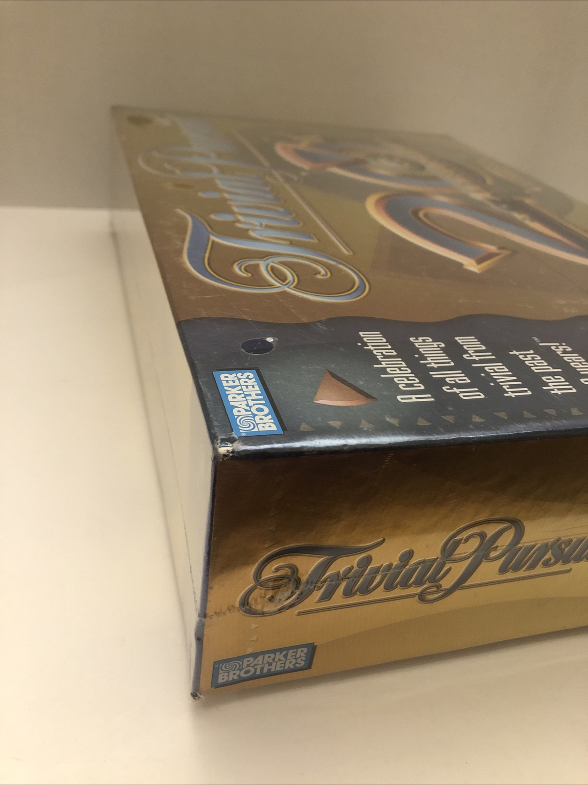 TRIVIAL PURSUIT 20TH ANNIVERSARY Edition Family Board Trivia Game~New & Sealed