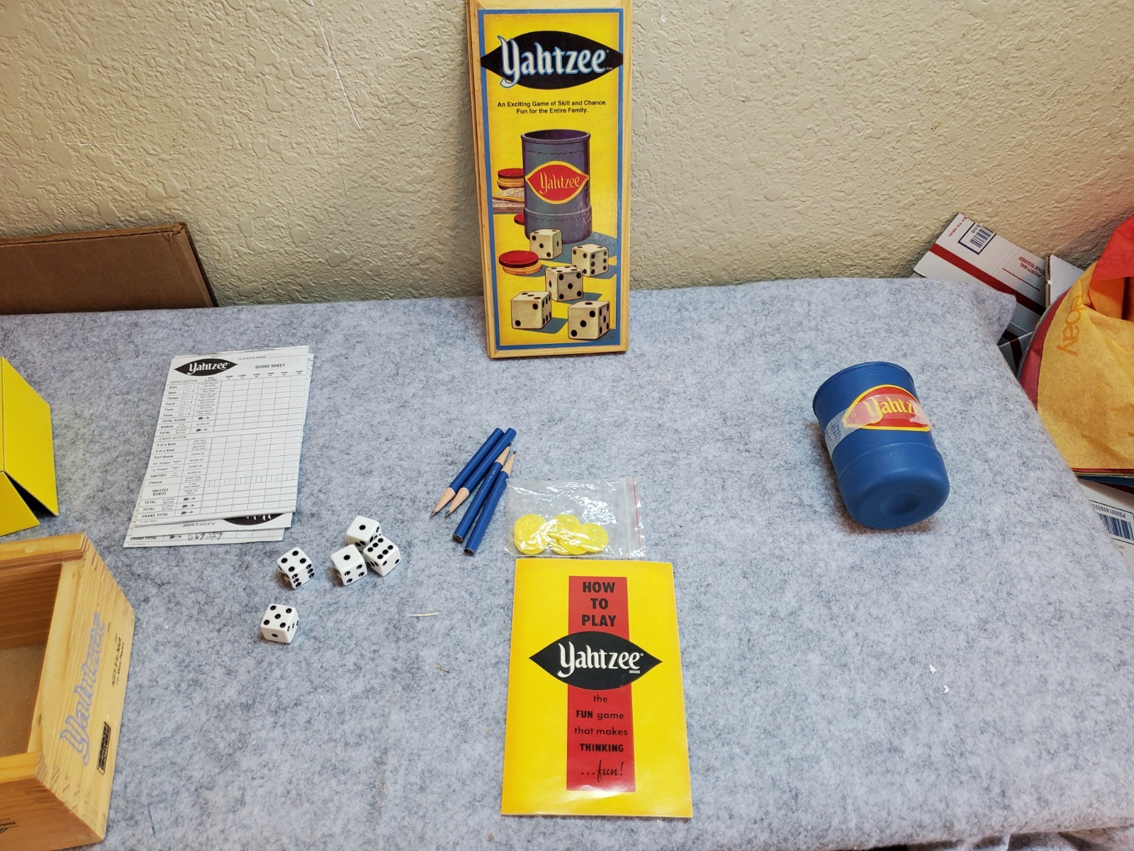 Yahtzee 2004 Nostalgia Games Series Parker Brothers Box, Pre-owned, Complete