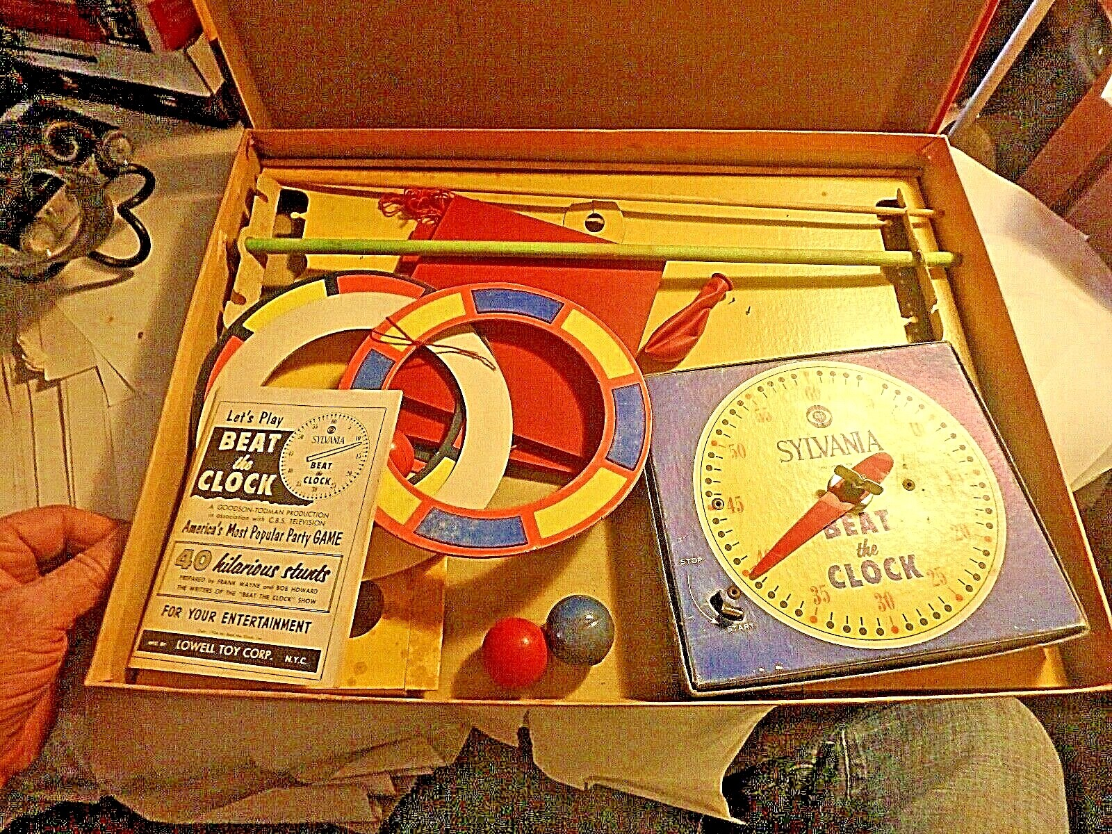 BBBB-VINTAGE Lowell toy co. game BEAT THE CLOCK v. good box- incomplete ???