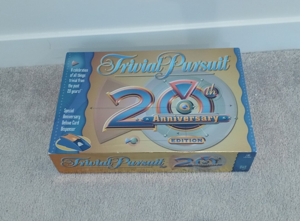 TRIVIAL PURSUIT 20TH ANNIVERSARY Edition Family Board Trivia Game – New SEALED