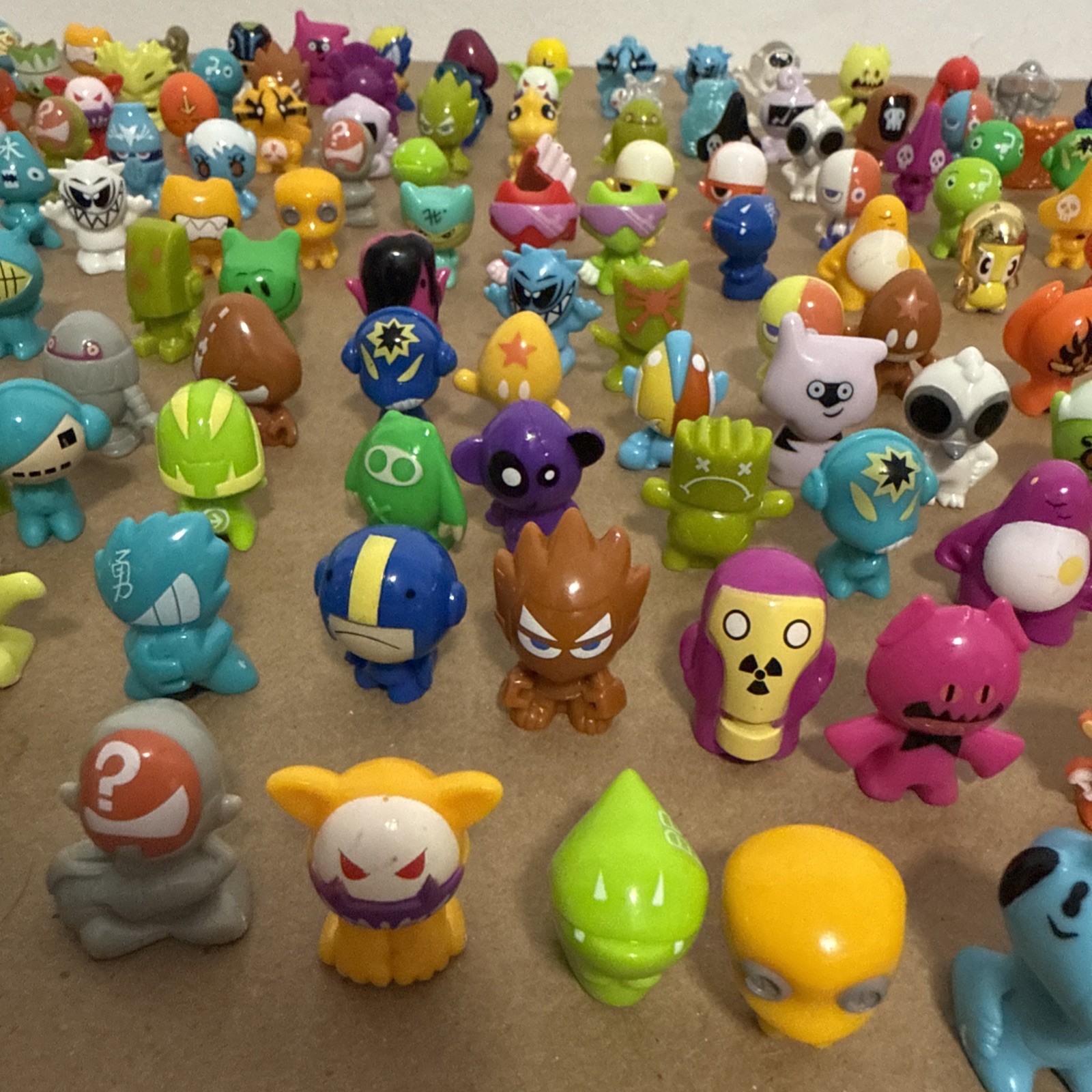 Gogo Crazy Bones Lot Of 150 Figures