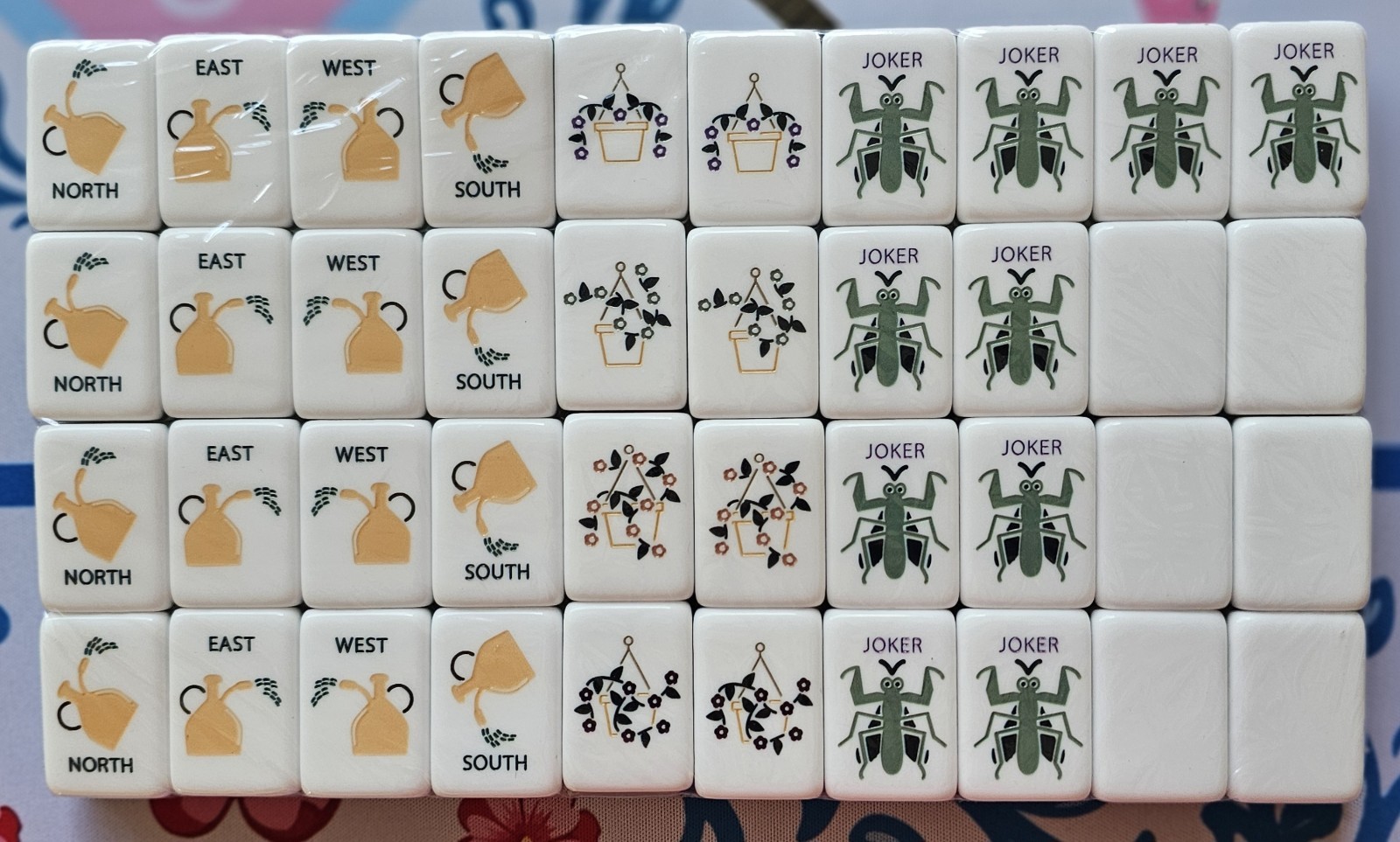 NEW! Unbranded House Plant Green Glass Backed Engraved Mahjong Tiles Set 160