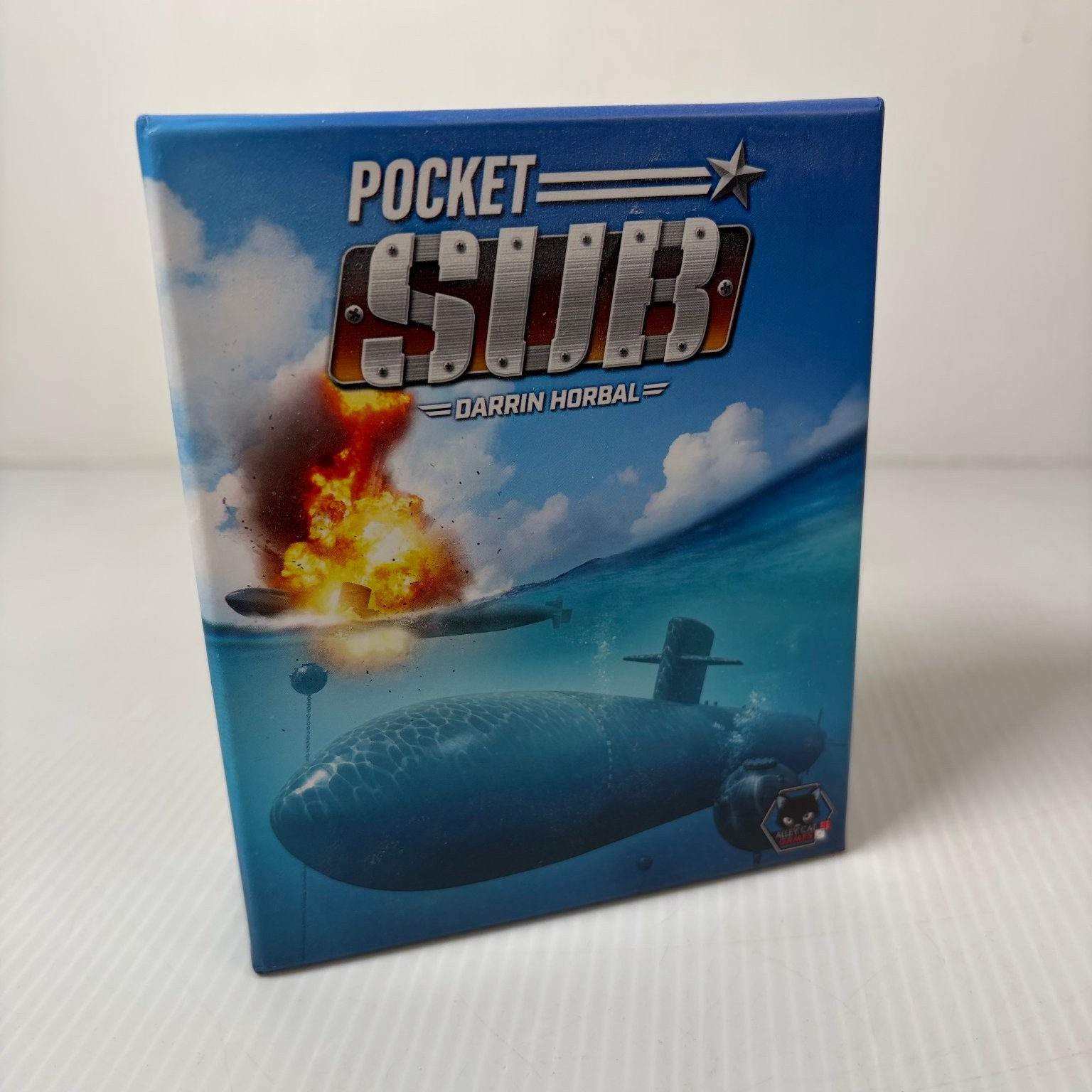 Pocket Sub Alley Cat Games Board Game 2-4 Players Ages 8+ Abstract Strategy