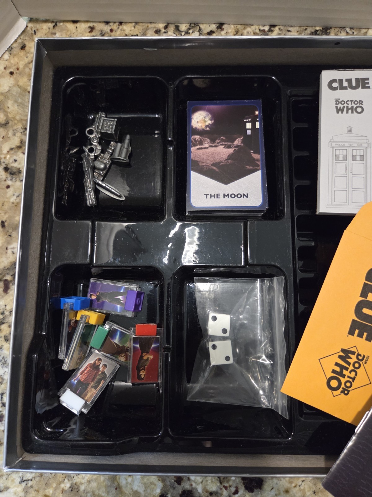 Clue Classic Mystery Game BBC Doctor Who Edition USAOPOLY 2015 Tardis Complete