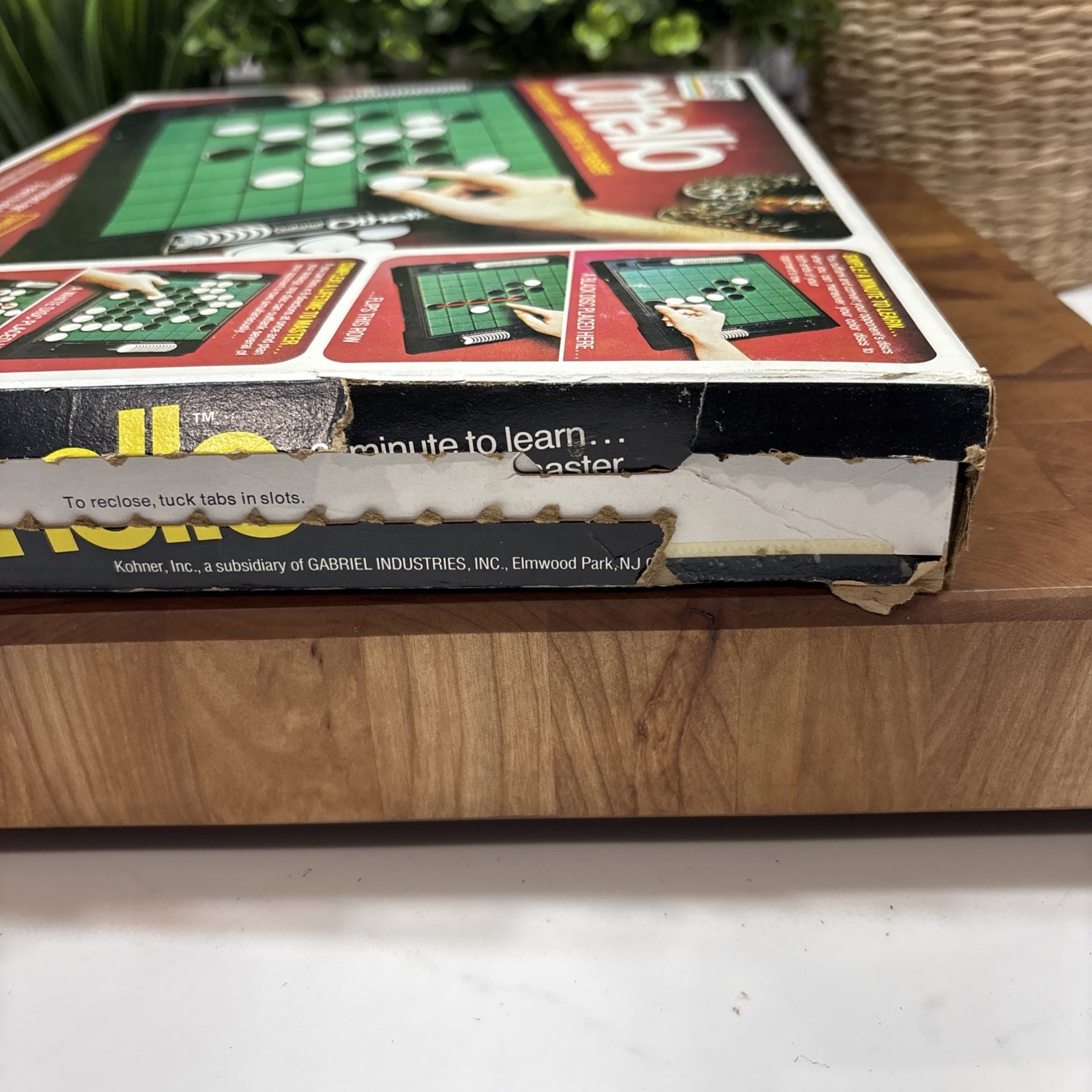 Vintage Gabriel Othello Board Game Complete w/64 Discs & Board 1977 Complete