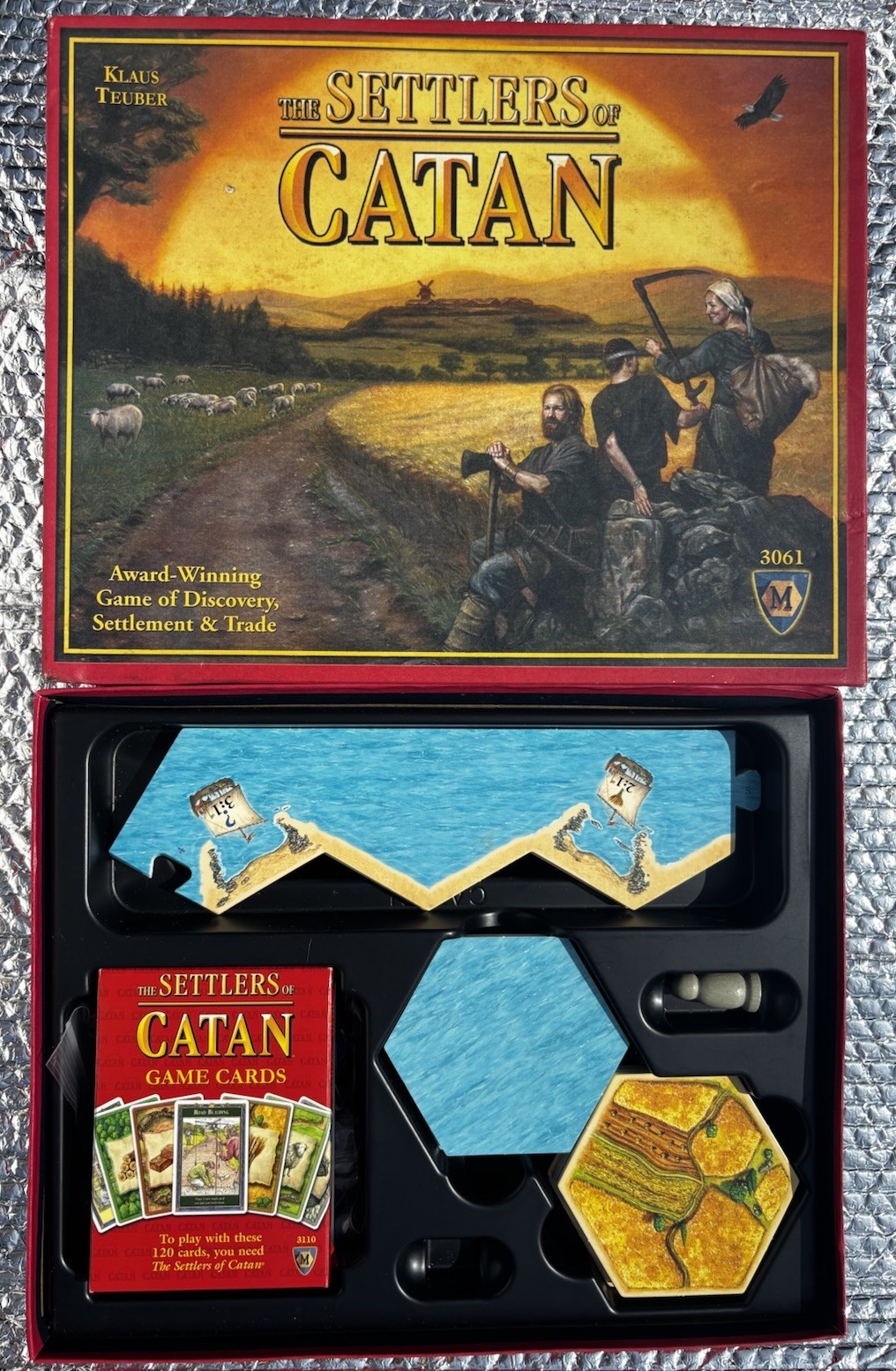 Mayfair Games The Settlers of Catan MFG3061 NO DIE NO INSTRUCTIONS Bent Box