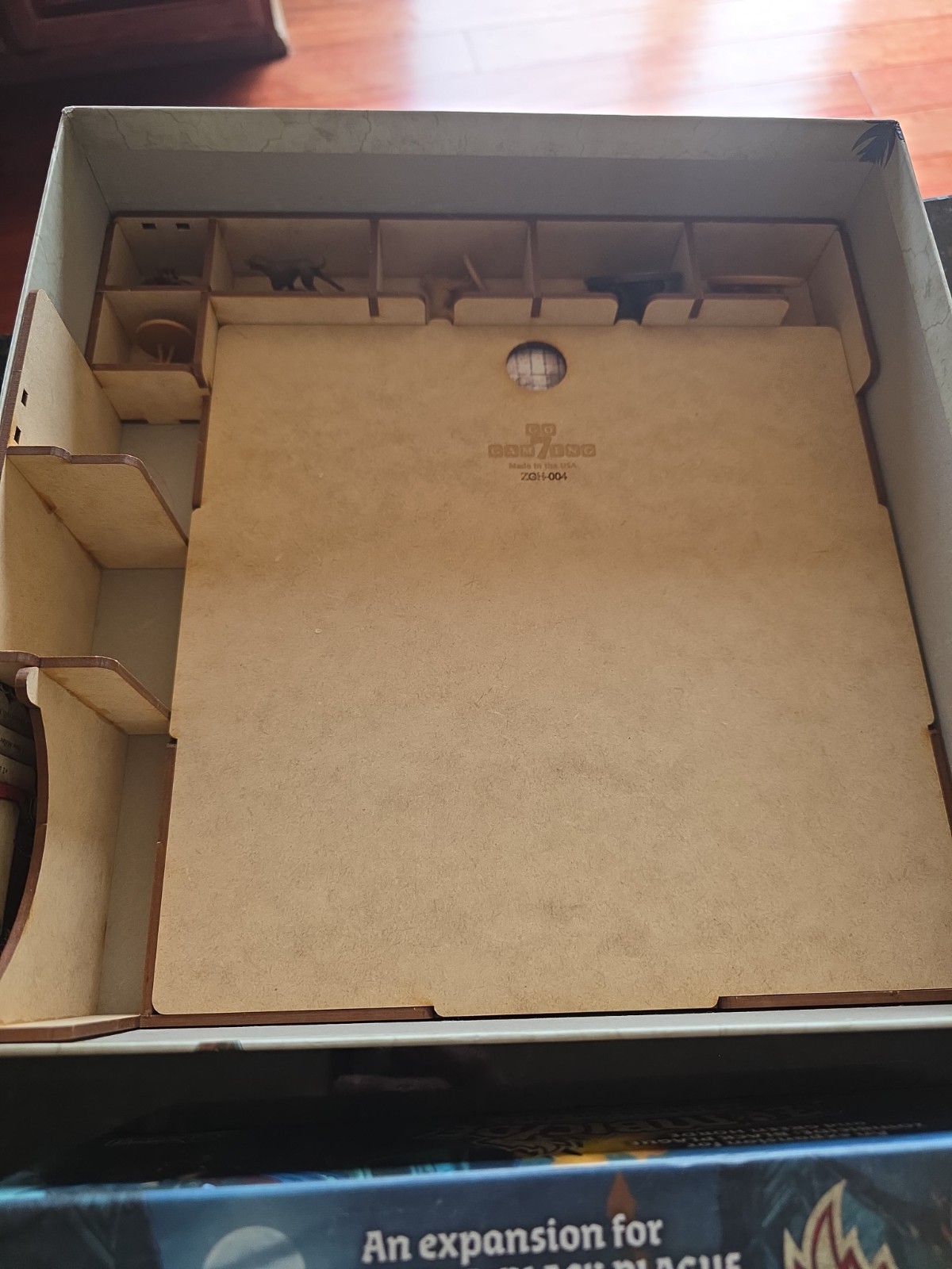 Zombicide Friends And Foes – Upgrades! – Double Walkers – G07 Wood Box – Minty!