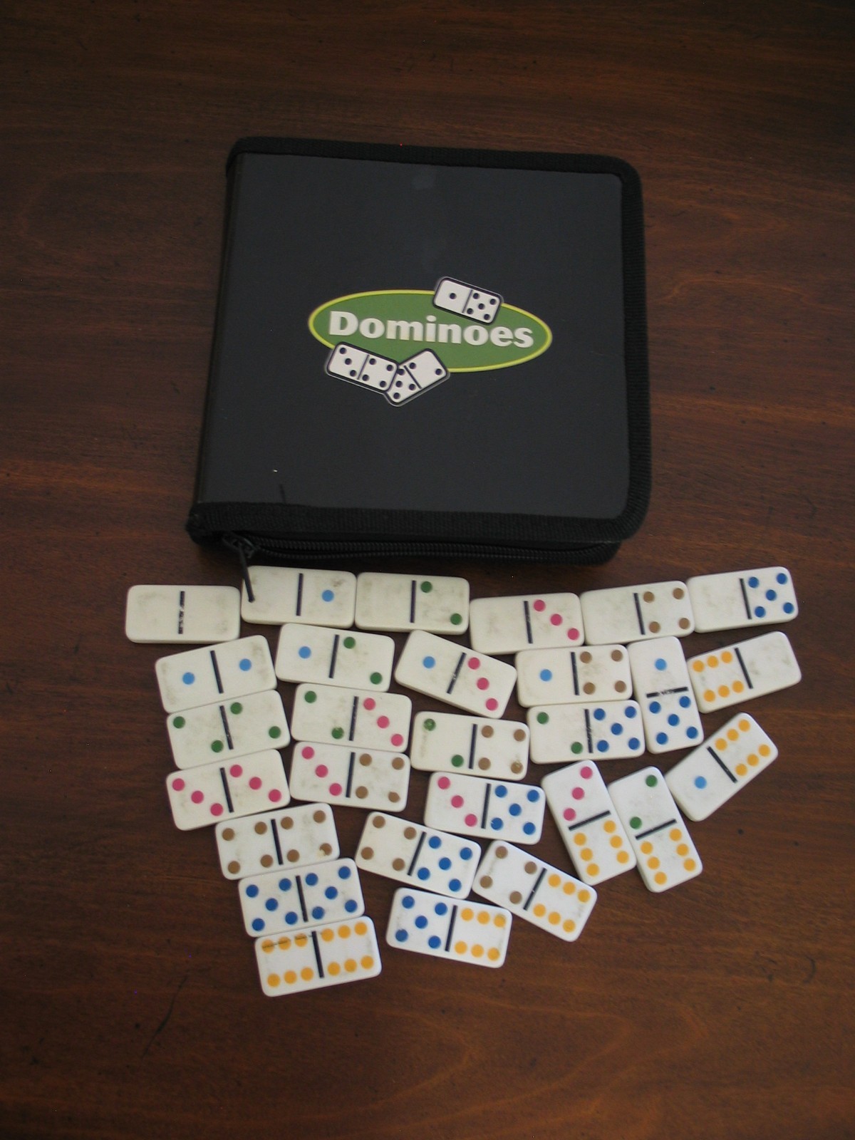 COMPLETE Dominoes 28 tiles in zippered storage case bag travel game toy