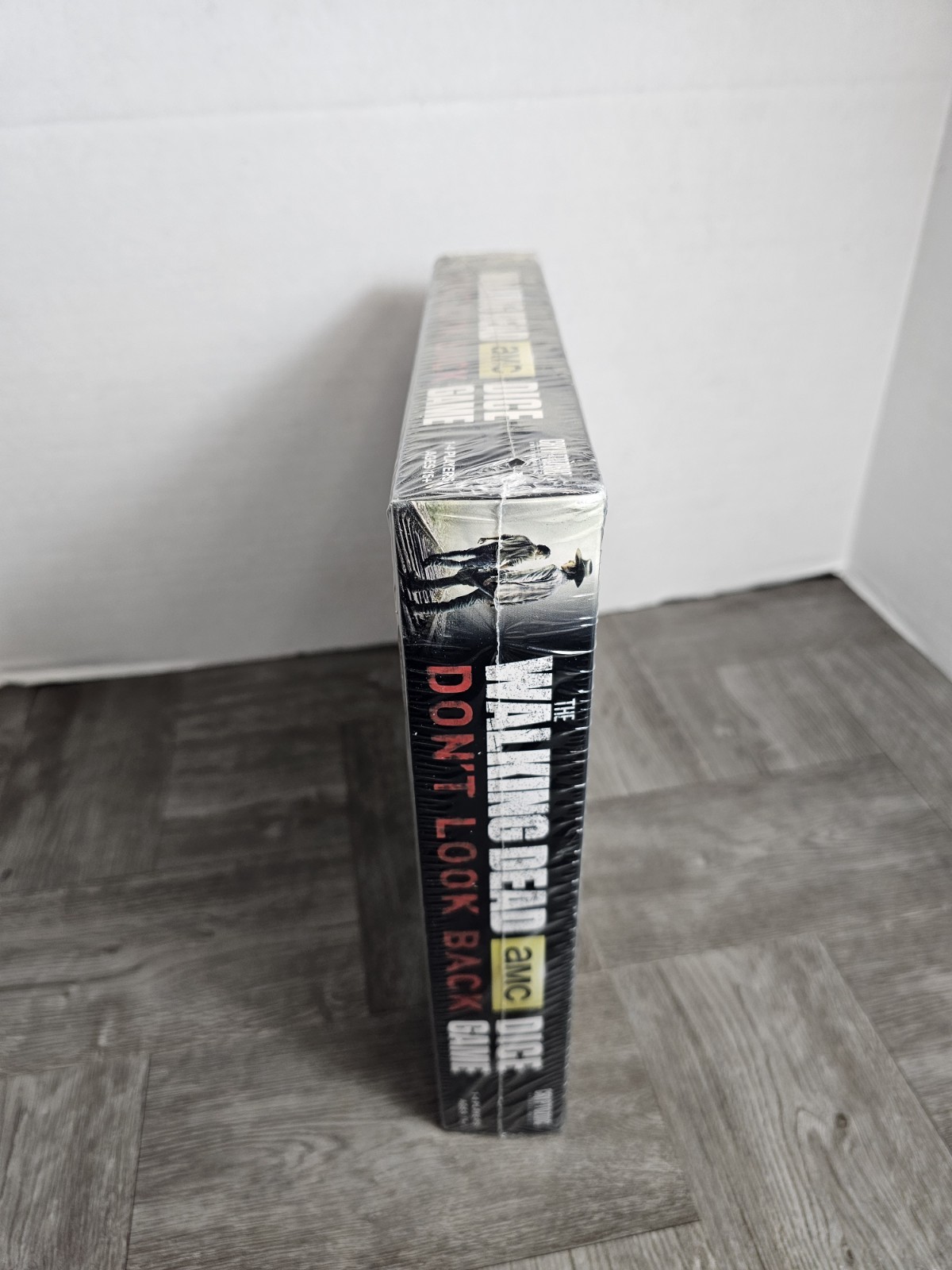 AMC The Walking Dead Don’t Look Back Dice Game Zombie Horror Board Game-Open Box