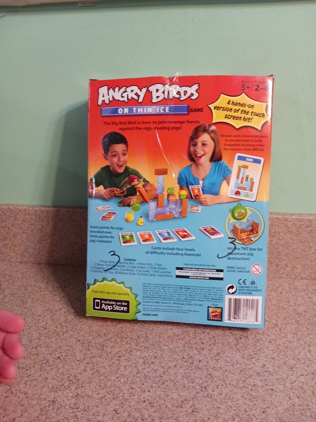 Mattel ANGRY BIRDS On Thin Ice Board Game 95% Complete MISSING 1 HAT AND INSTRUC