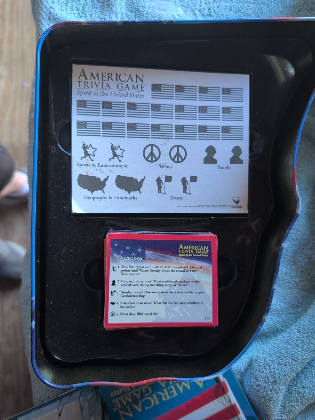 AMERICAN TRIVIA GAME “SPIRIT OF THE UNITED STATES” in COLLECTOR TIN by Cardinal
