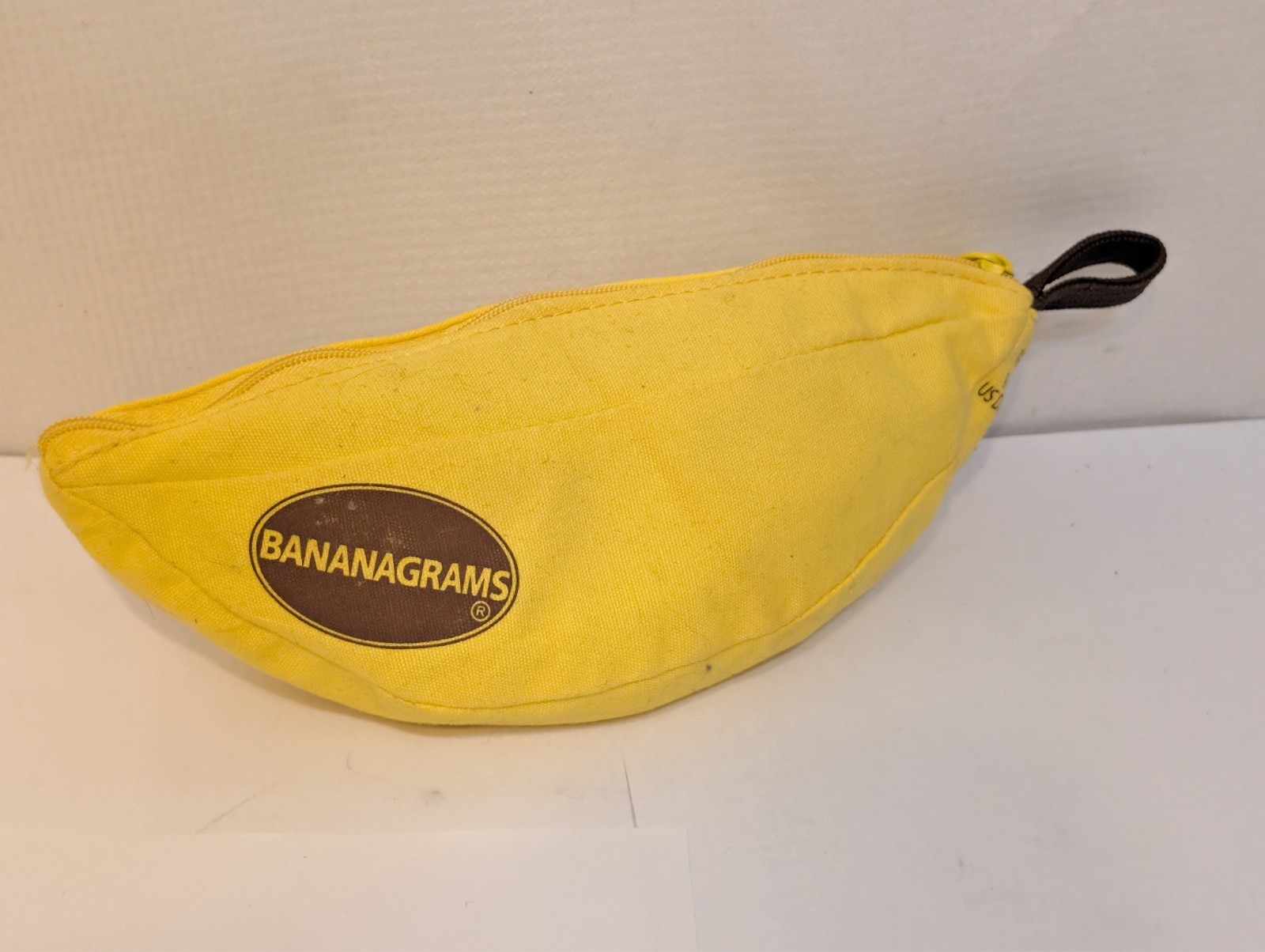 Bananagrams Word Game, Carrying bag, instructions, 143 Tiles VTG VG+ Yellow +