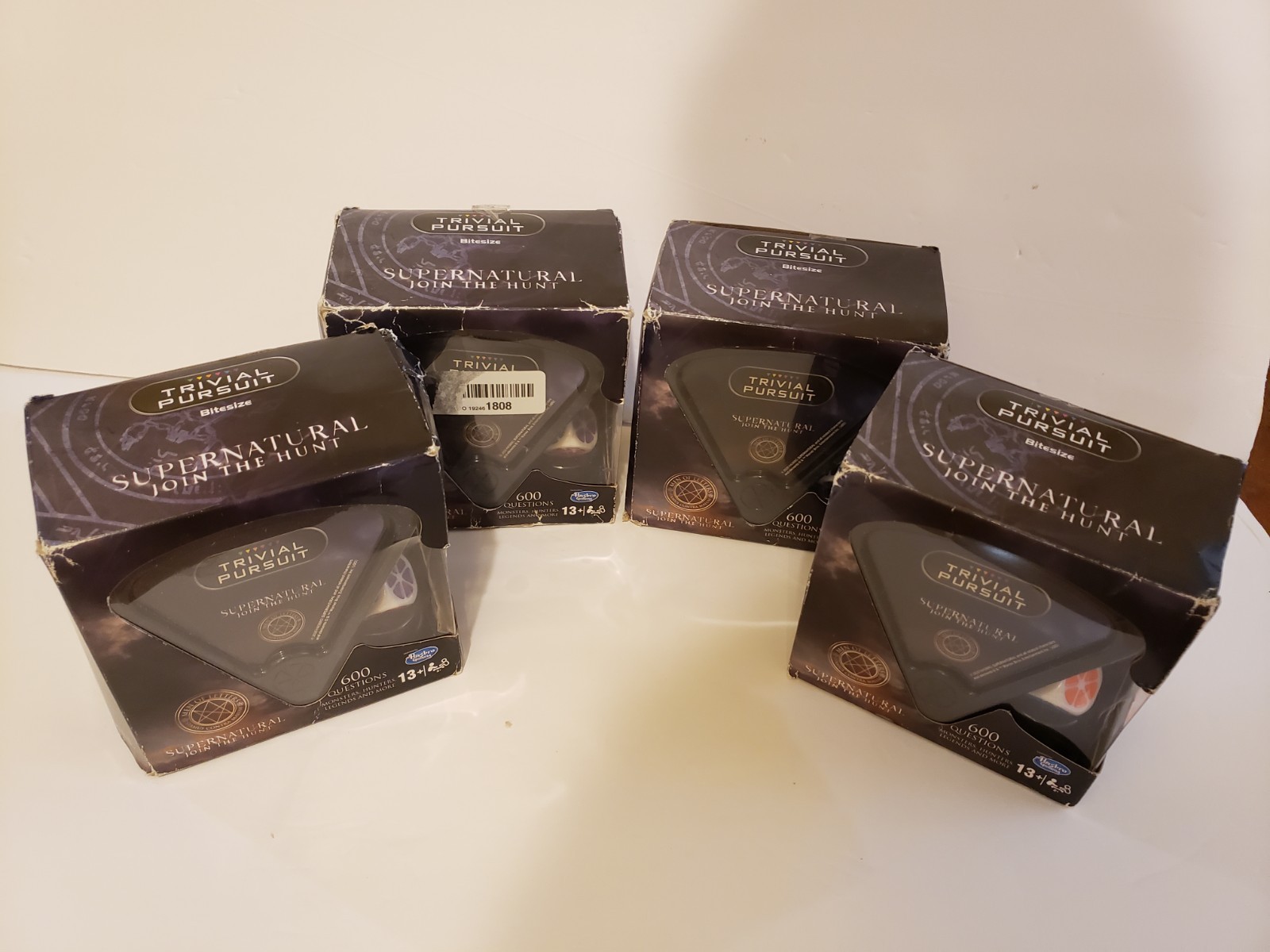 Trivial Pursuit Supernatural Men Of Letters ED Join The Hunt NEW Damaged Box