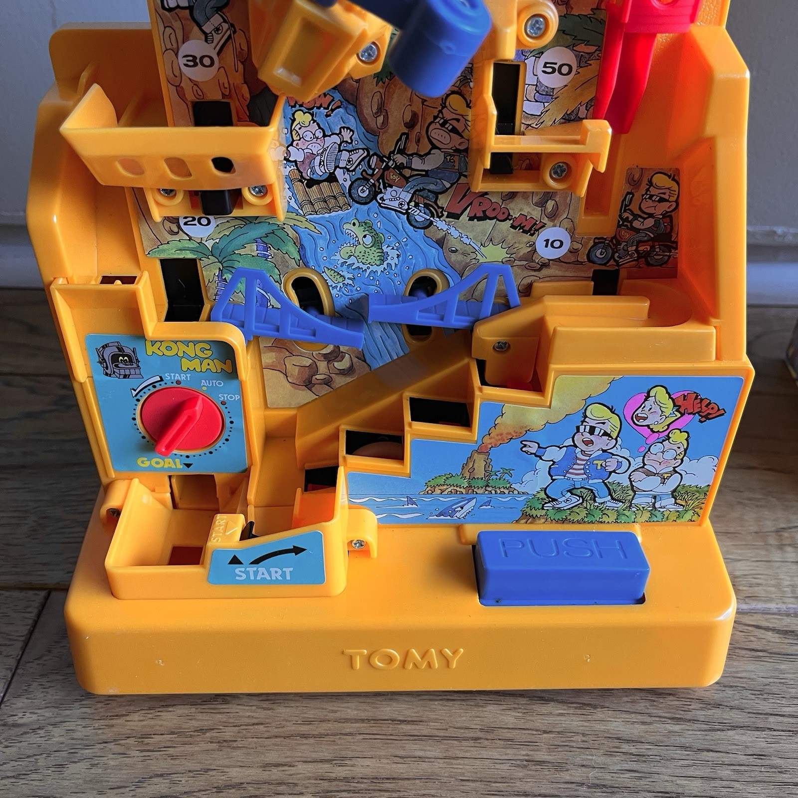 Vintage 1982 Tomy Kongman Game w Box Parts Battery Toy King Kong Marble Maze