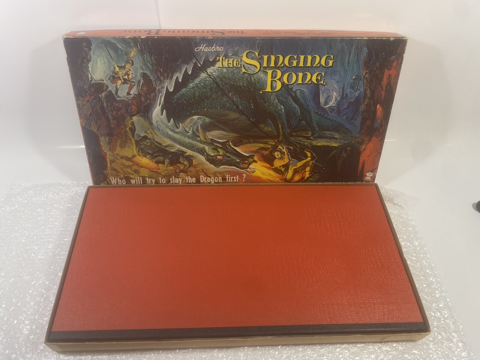1962 THE SINGING BONE DRAGON BOARD GAME HASBRO HASSENFELD BROS FANTASY BOARD GAM