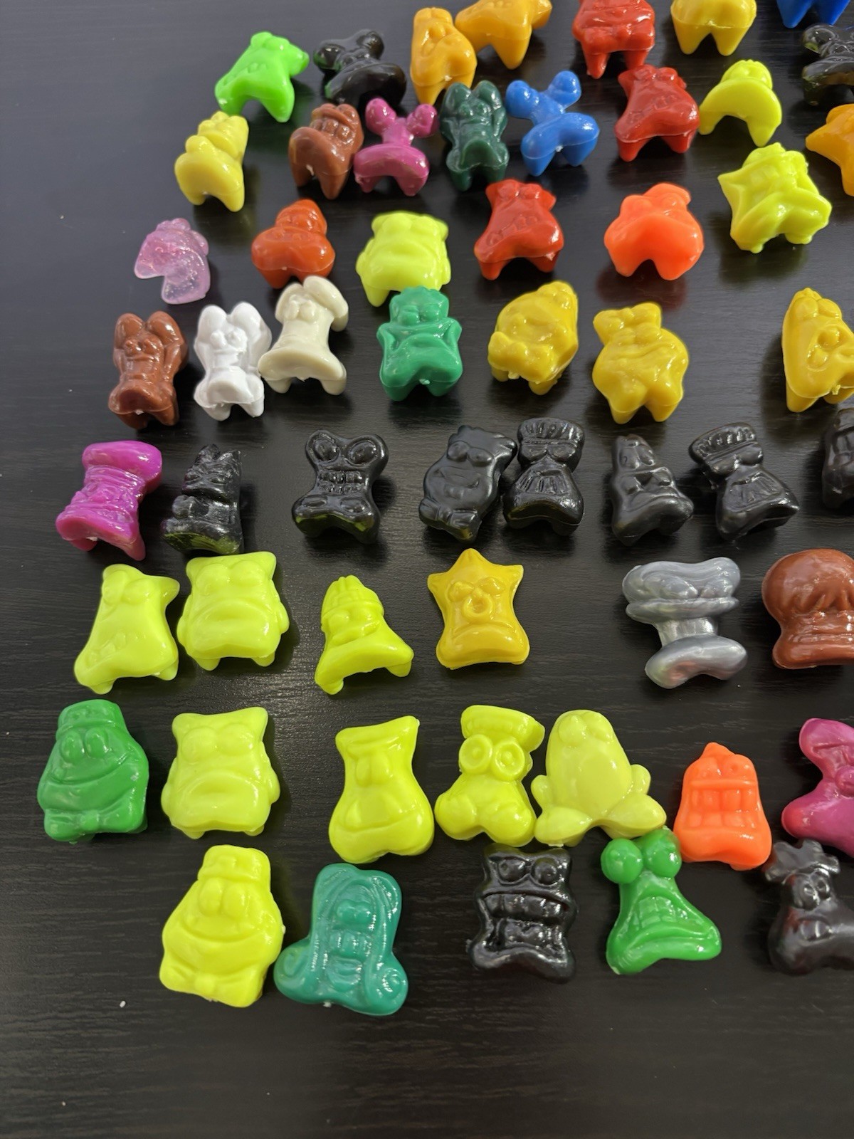 Gogo’s Crazy Bones Lot of 61 Neon Mixed Series Black White Glitter 57 10 37 18