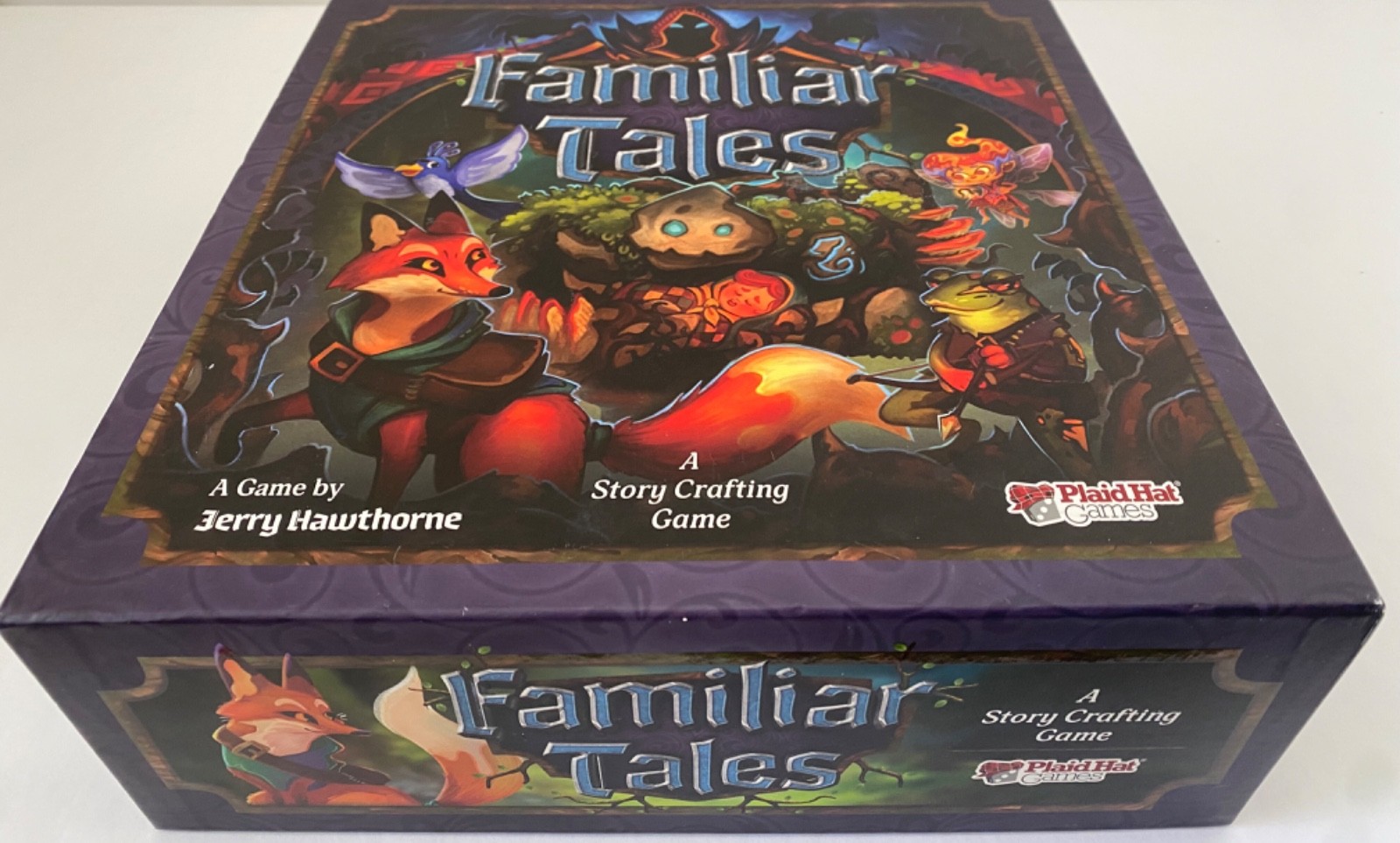 FAMILIAR TALES PLAID HAT BOARD GAME WITH FORAGERS MARKET SUPPLY TRAY