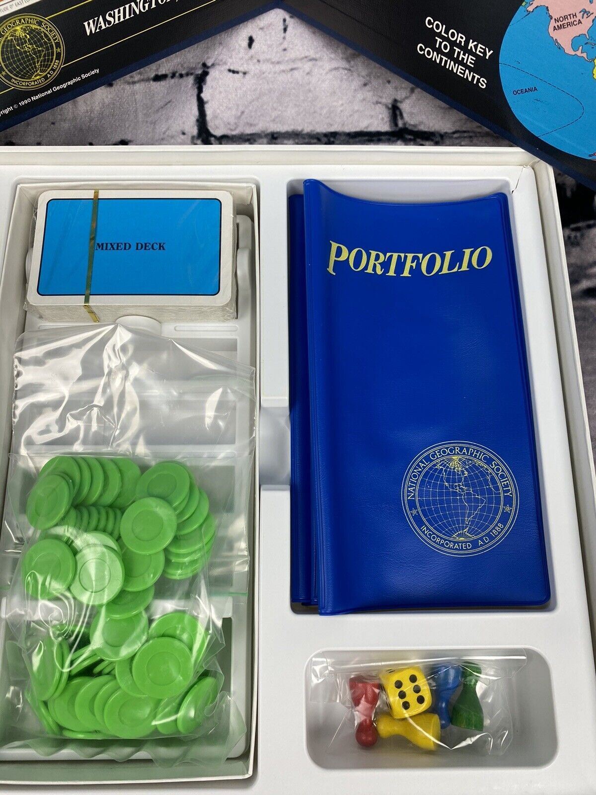 Vintage National Geographic Board Game Open Box Unused On Assignment (H8)